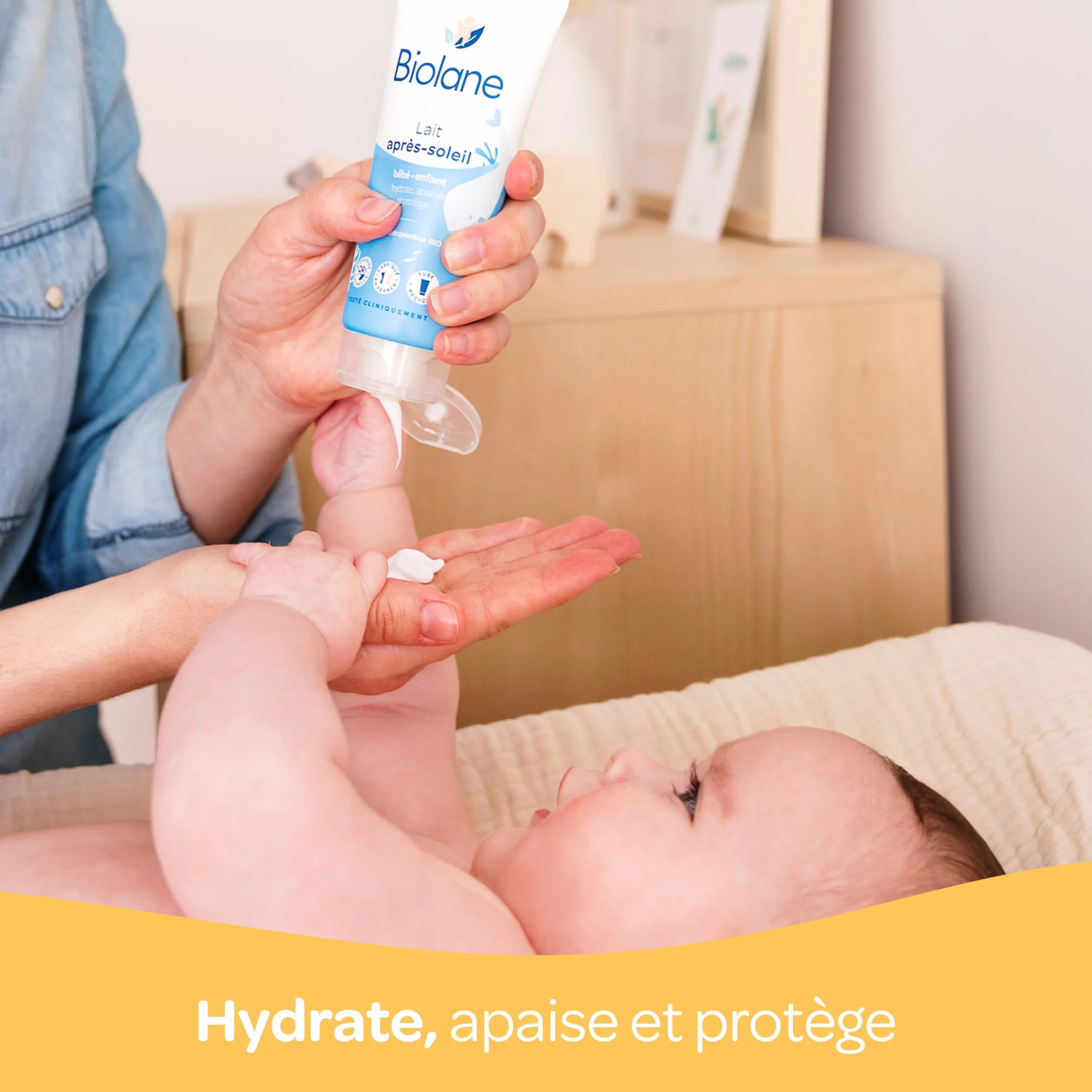 BIOLANE Lait après soleil Bébé Apaise et protège Peaux Sensibles Huile de Cameline BIO 98 % d'origine naturelle Fabriqué en France