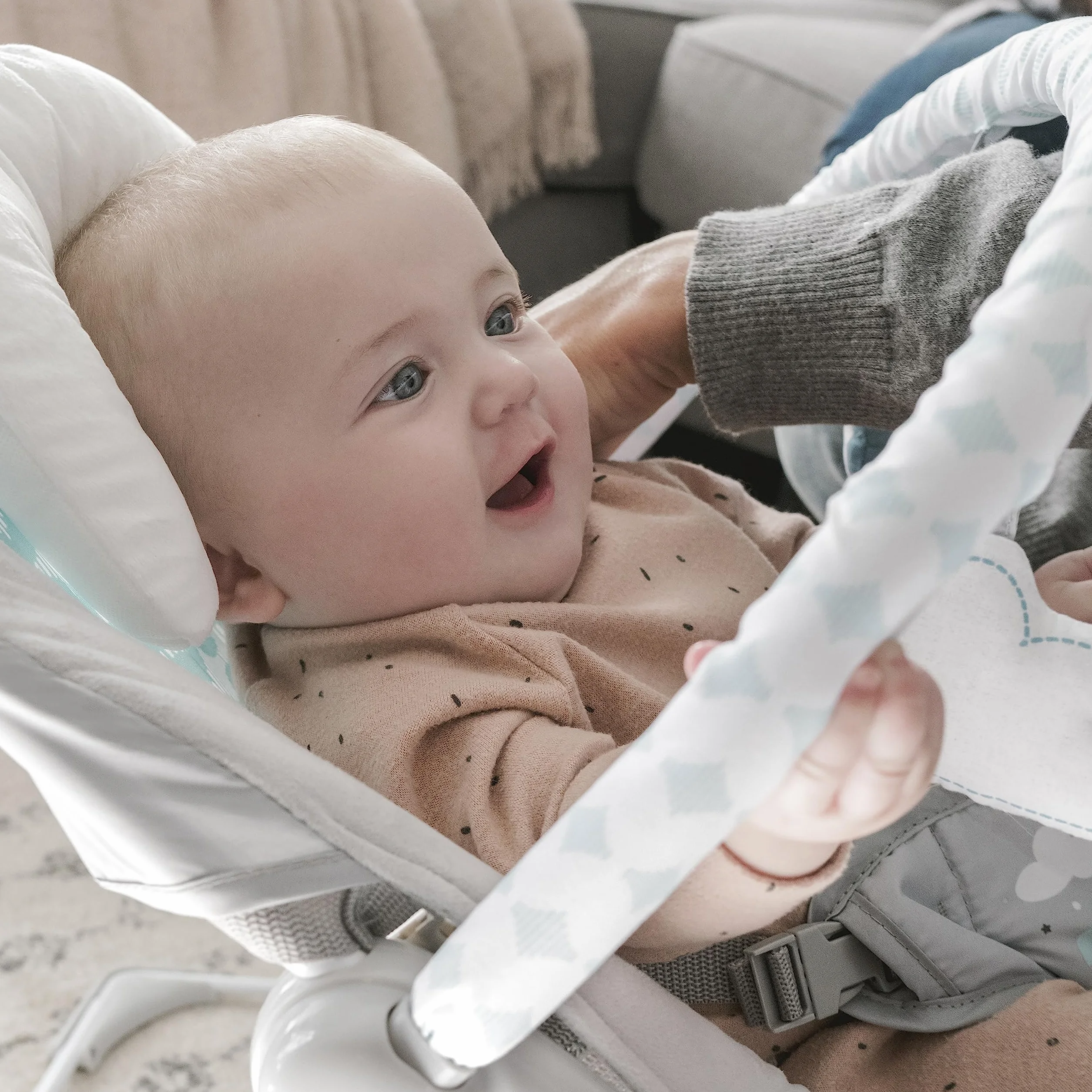 Ingenuity Siège gonflable vibrant de luxe pour bébé 0-6 mois Goji