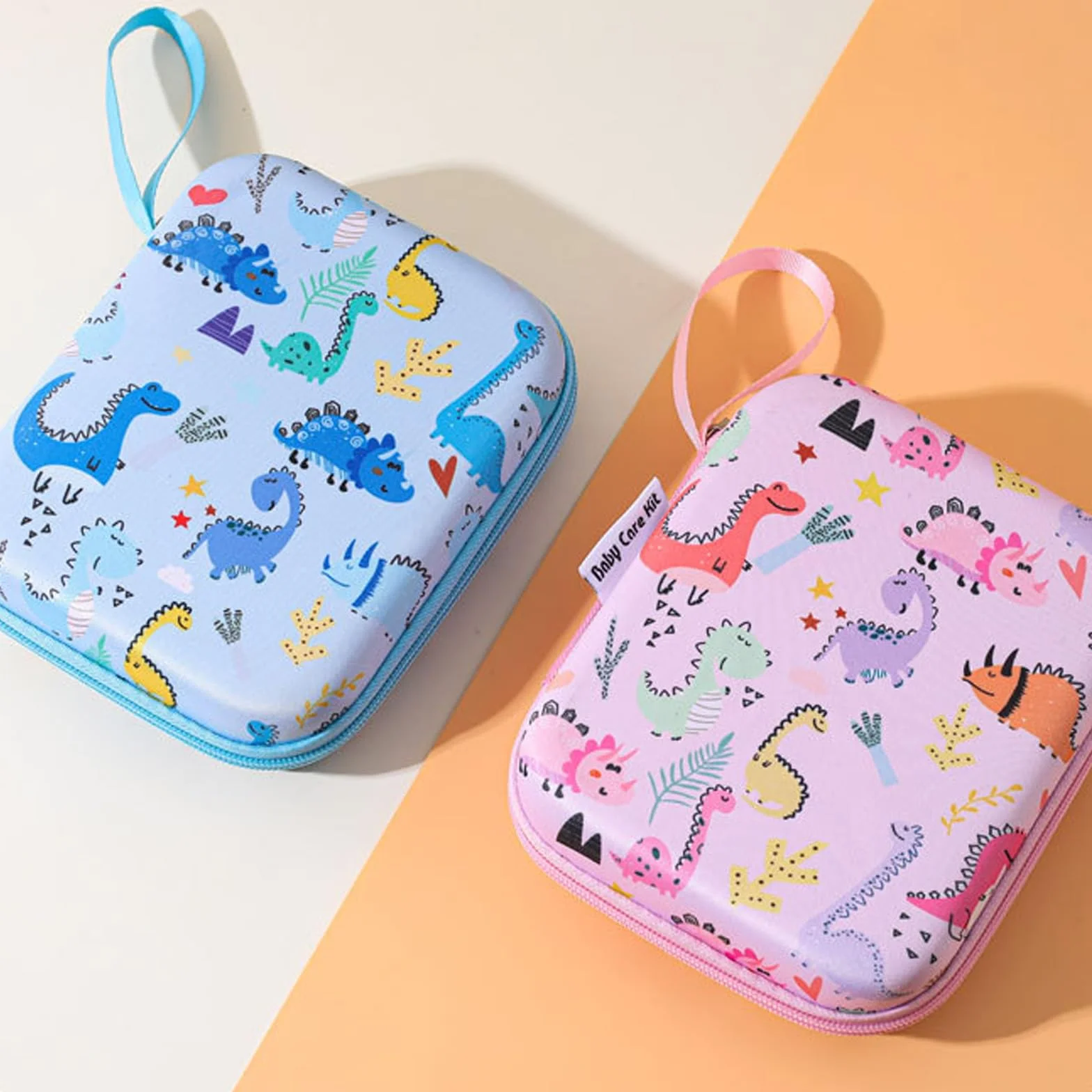 Liemuao Trousse de Soin Bébé 16 Accessoires Kit Complet Portable avec Thermomètres Coupe-Ongles Brosse Bleu