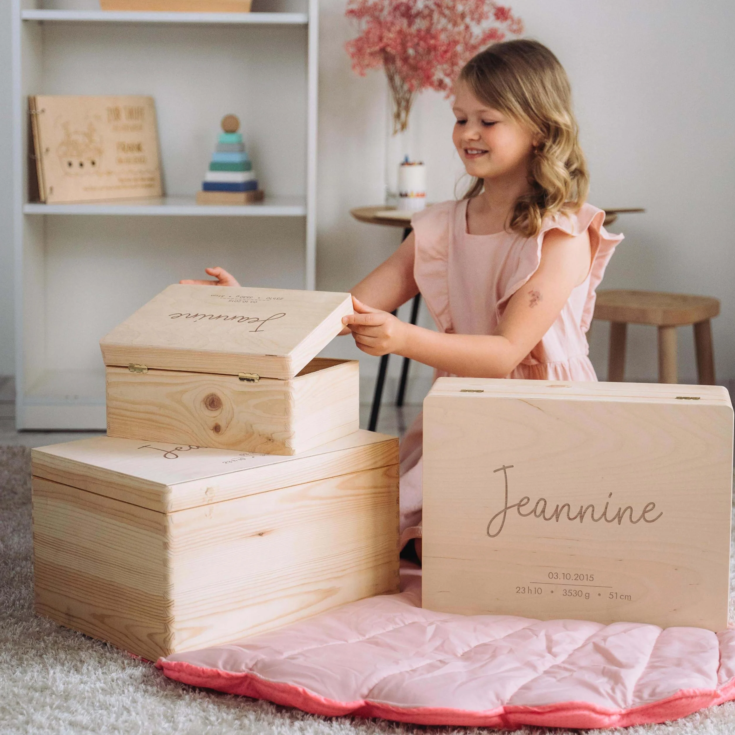 LAUBLUST Boîte à souvenirs bébé personnalisée - Cadeau de naissance avec prénom - Boîte en bois FSC® tailles S M L XL