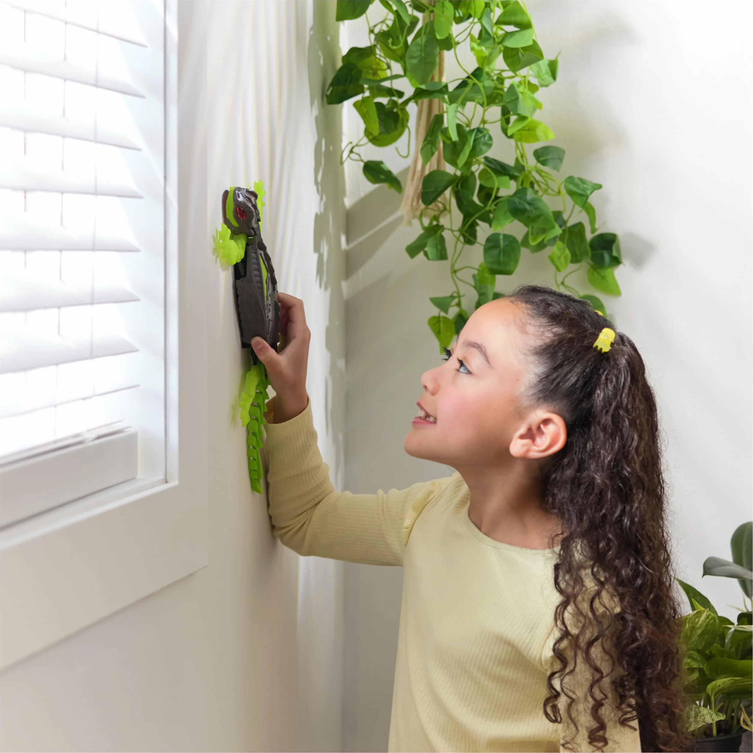 Gecko Radiocommandé Qui Rampe Sur Le Sol Et Les Murs - Lézard Télécommandé Avec Yeux Lumineux - Jouet Enfant 4 Ans et +