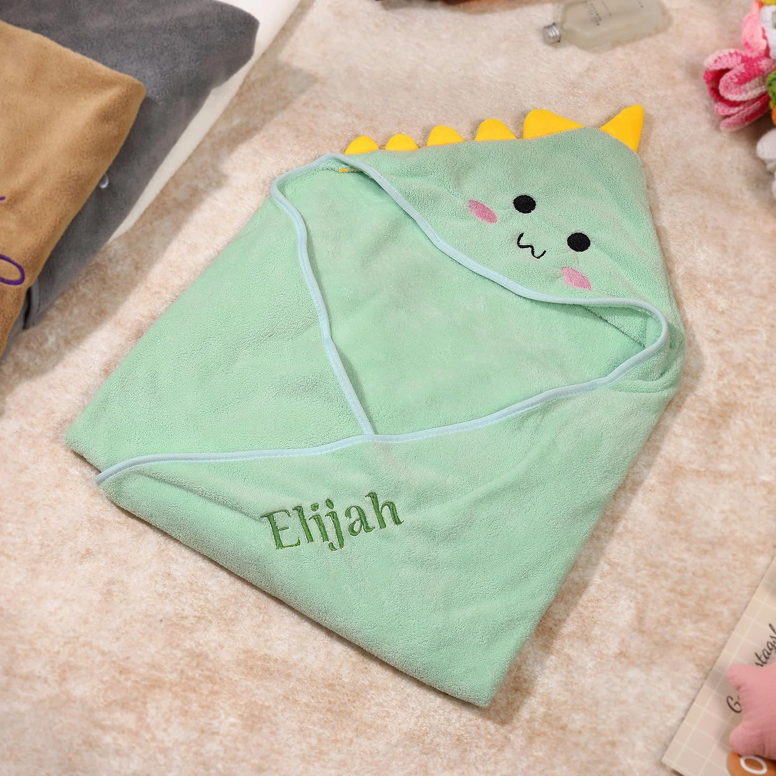 Cape de Bain Bébé Personnalisé avec Prénom Douce et Confortable pour Bébé Naissance Cadeau Baby Shower (Vert)