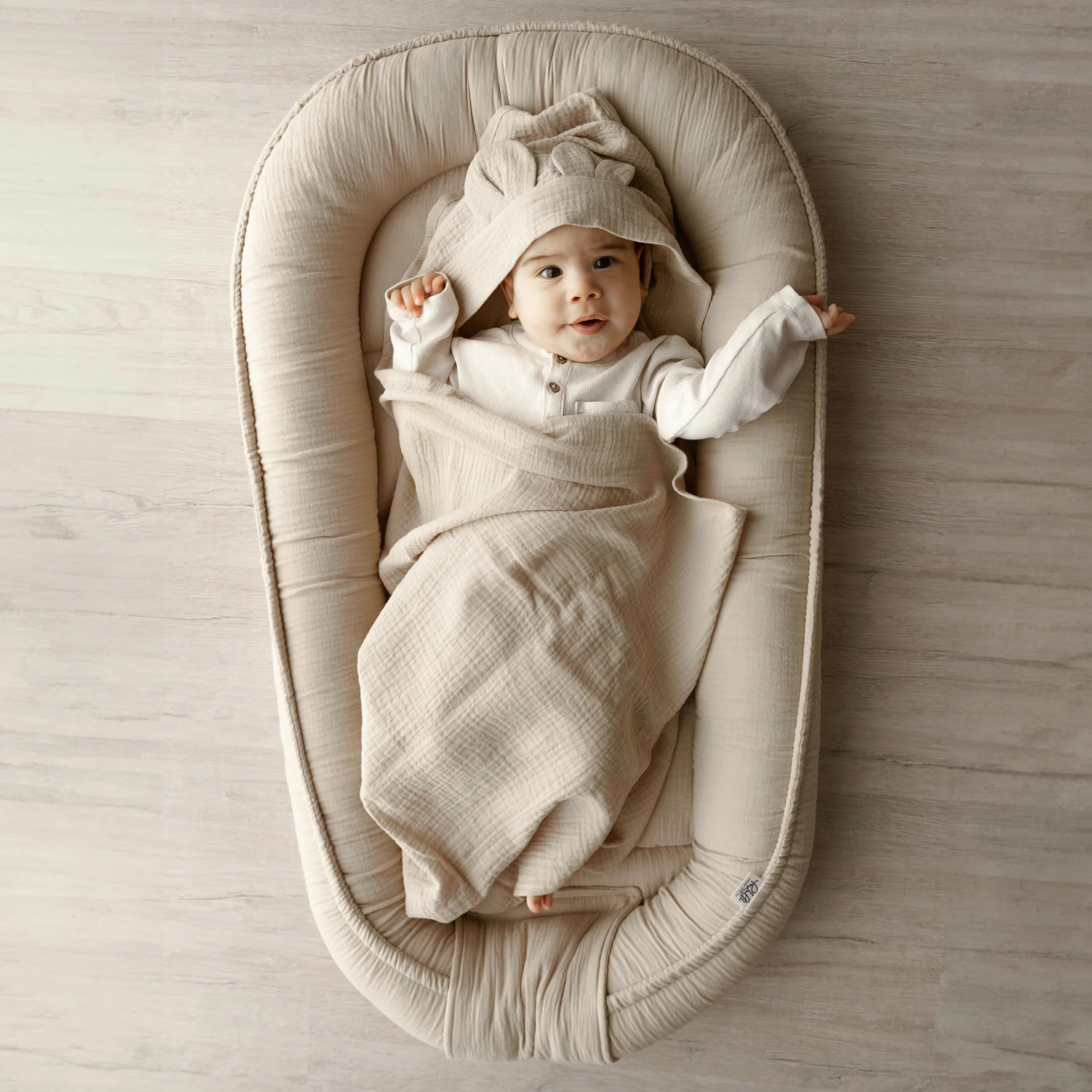 Réducteur de Lit Bébé 100x60 cm Cocon Nouveau-né Mousseline Douce Matelas Nid Bébé Coton Certifié Oeko-TEX Sommeil Sécurisé Berceau Lit Voyage Beige