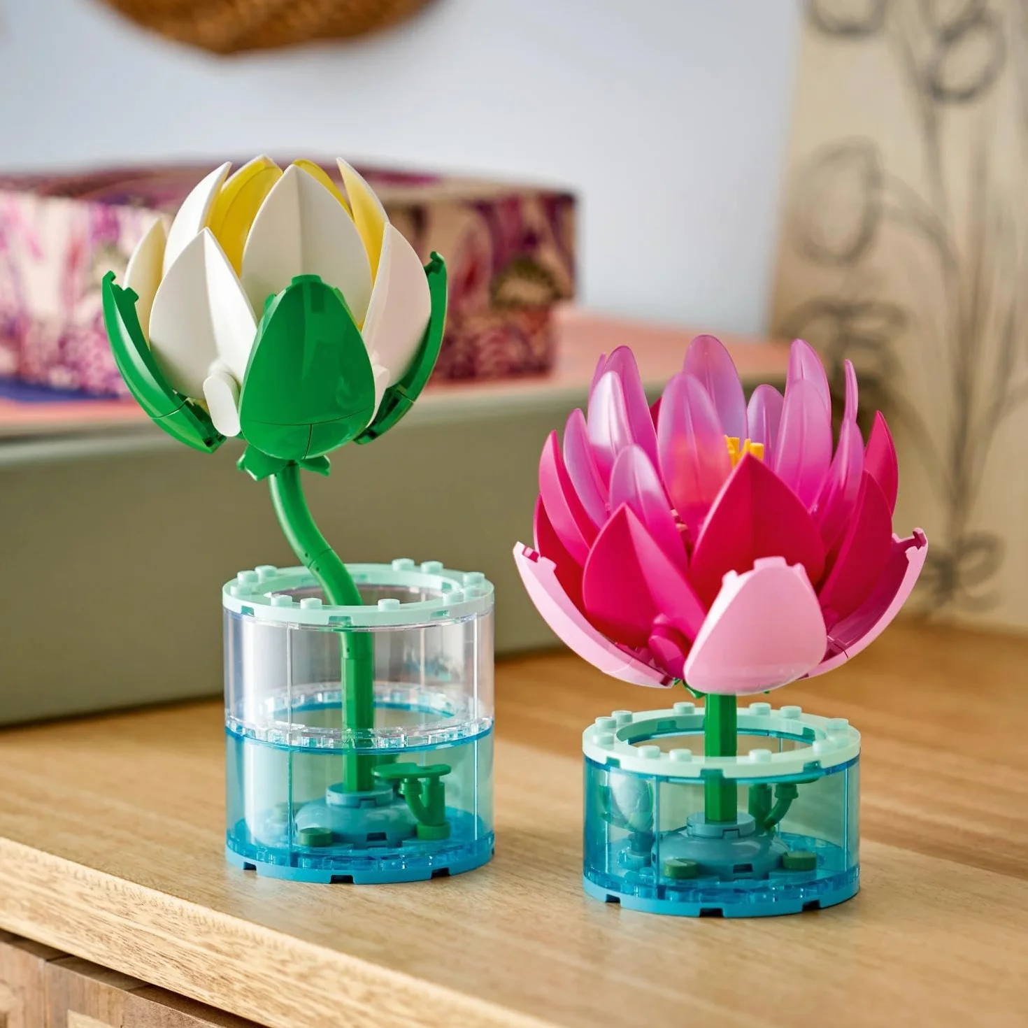 LEGO Botanicals Les Nénuphars Set de Fleurs Artificielles Fausses Plantes en Pot Vases Transparents Décoration DIY 11511
