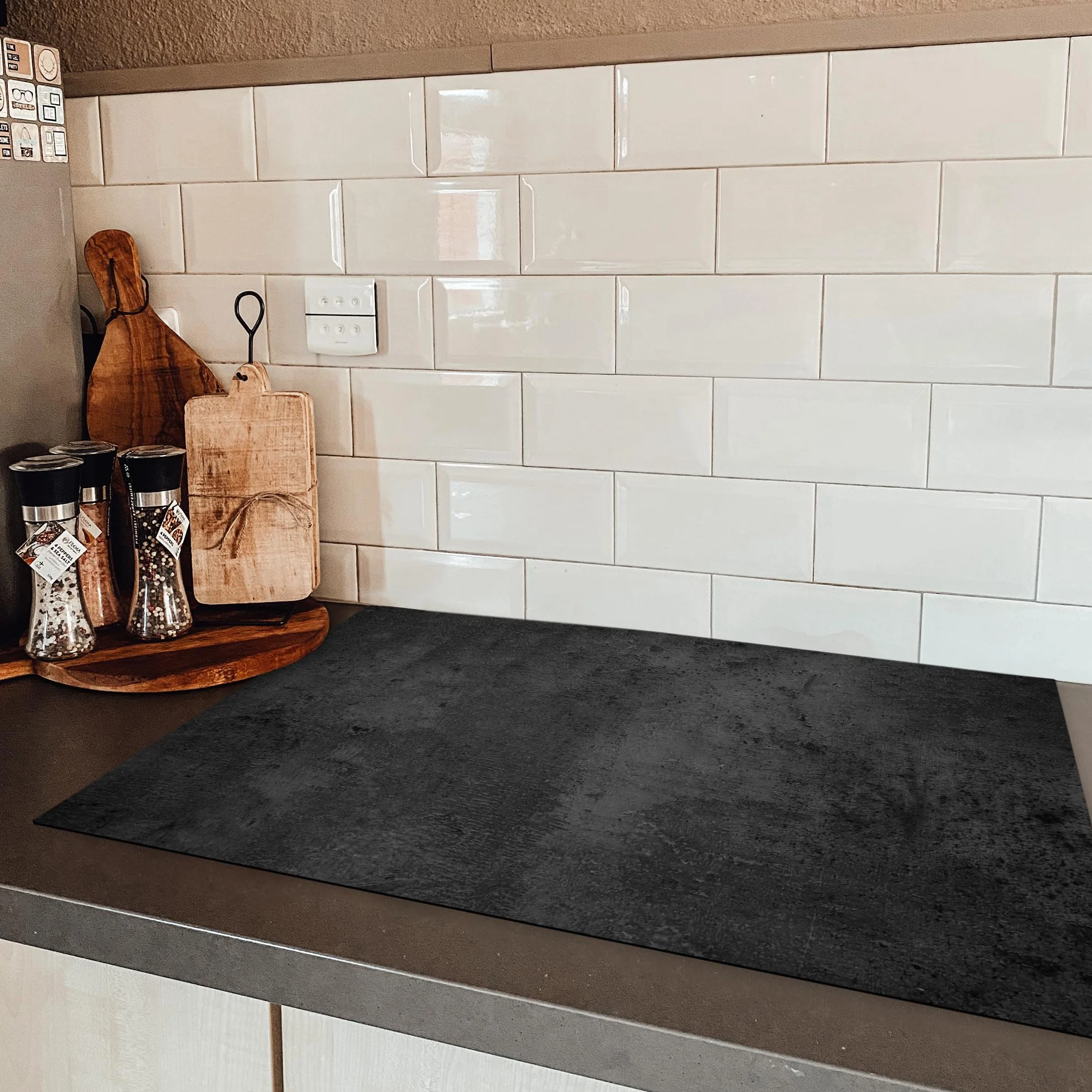 KitchenYeah Protection Plaque Cuisson Cache Induction 80x52 cm Béton Gris Noir