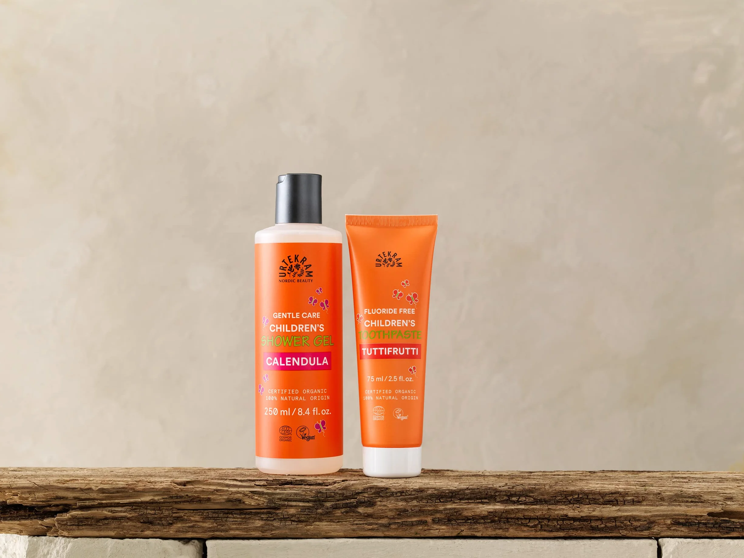 Urtekram Shampooing Enfant Bio à la Calendula 500 ml Soin Doux Cheveux Délicats Vegan Sans Parabènes ni Silicones