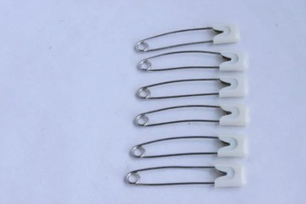 Aiguilles sécurité bébé avec capuchon blanc