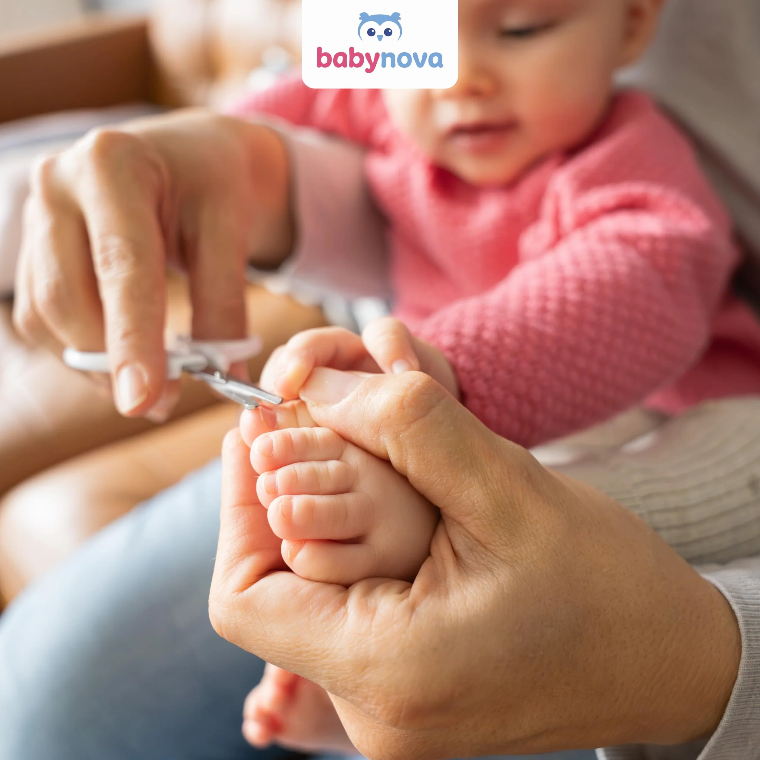 Babynova Set Manucure Bébés – Kit Soin Ongles Sûr avec Ciseaux Pointe Arrondie, Coupe-Ongles & Lime – Boîte Rangement Voyage Usage Quotidien Sans BPA