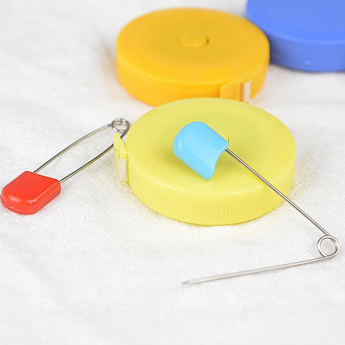 Épingles à nourrice en plastique 40 mm avec fermetures de sécurité, lot de 12