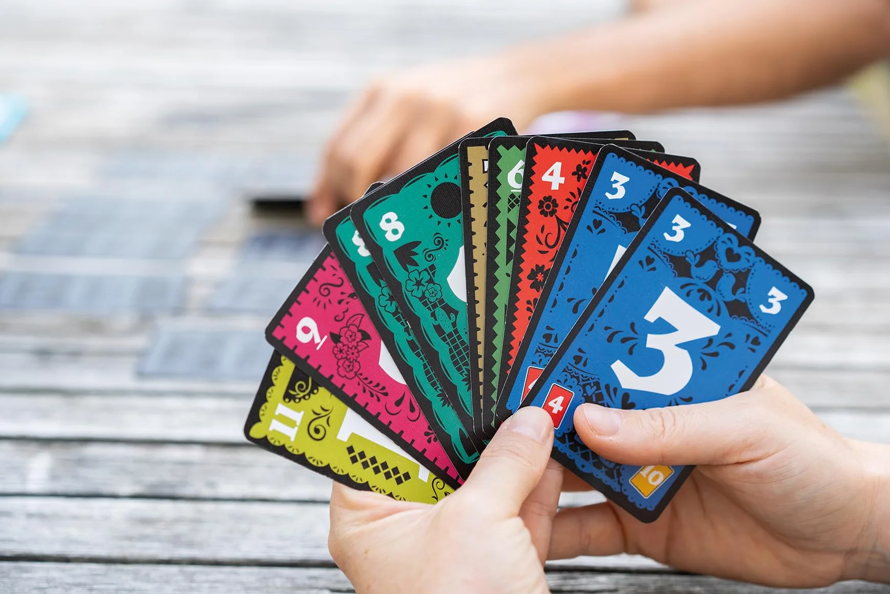 Asmodee Trio Jeu de Cartes Made in France As d'or 2024 Jeux de Société Famille Enfants 7 Ans Déduction Mémoire 3-6 Joueurs 15 Min Version Française