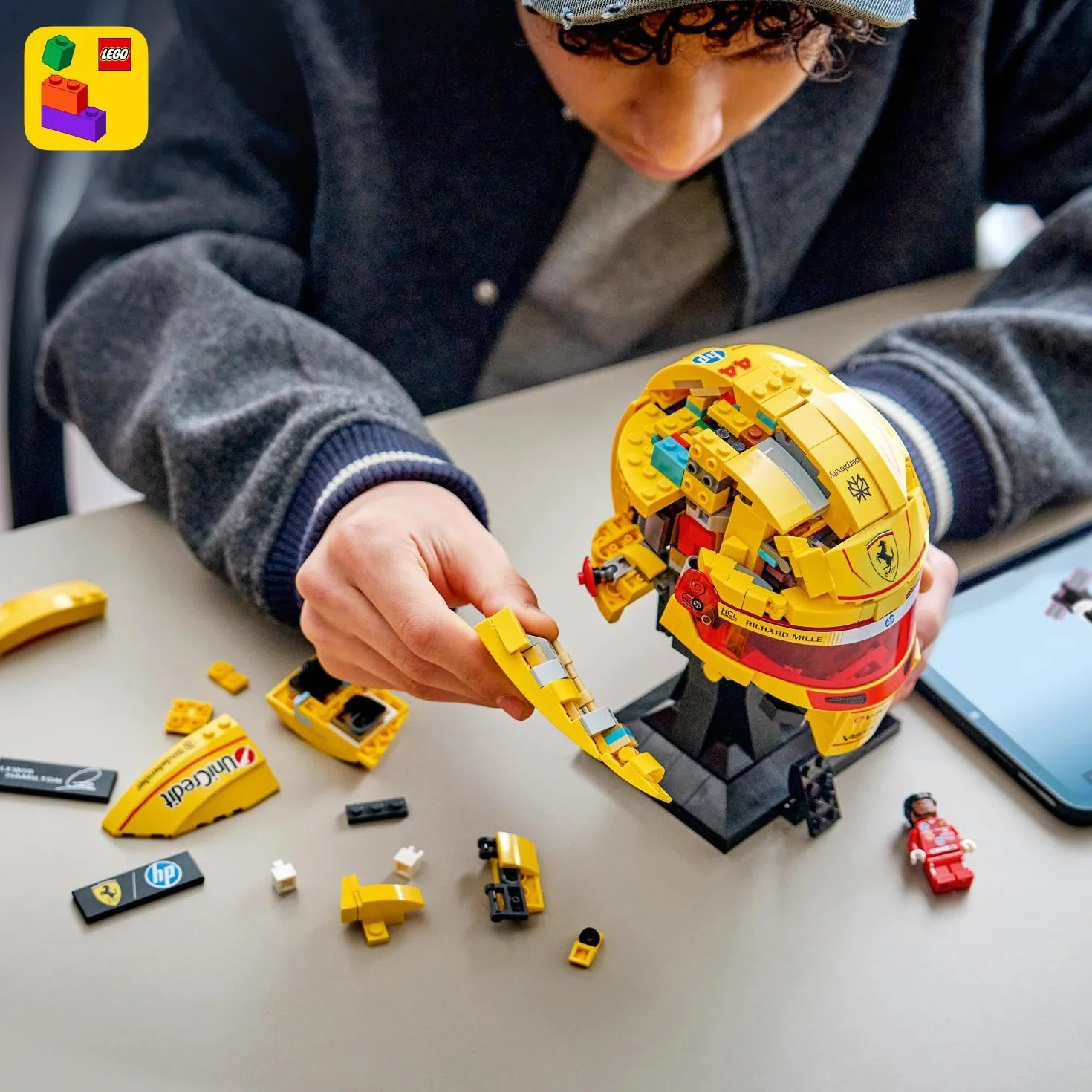LEGO Scuderia Ferrari HP Casque Lewis Hamilton 43022 Maquette F1 Minifigurine Collector Cadeau 14 Ans Adulte