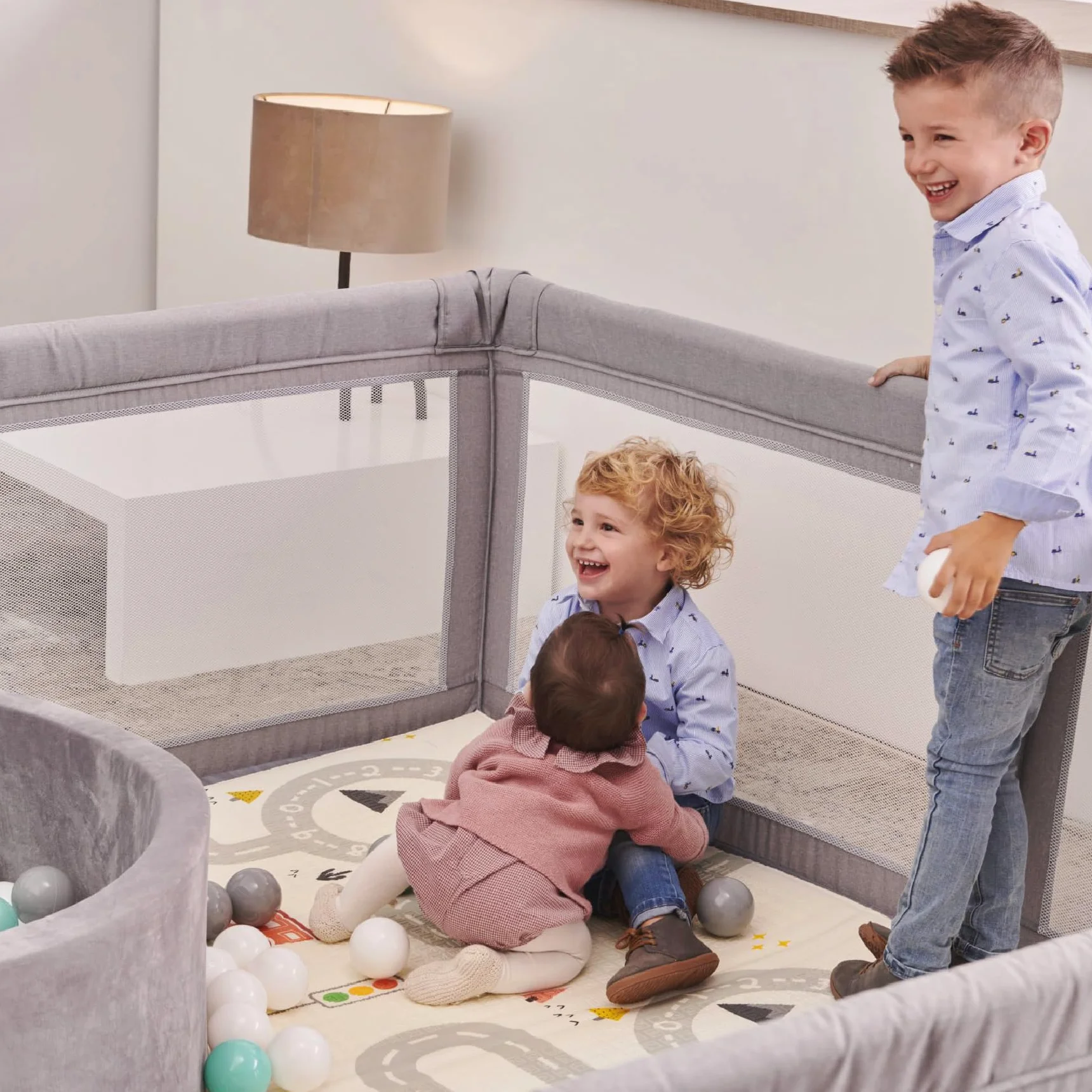 Parc de jeux OXFORD XXL 200x180 pliable pour bébé avec ouvertures zippées et fenêtres en filet