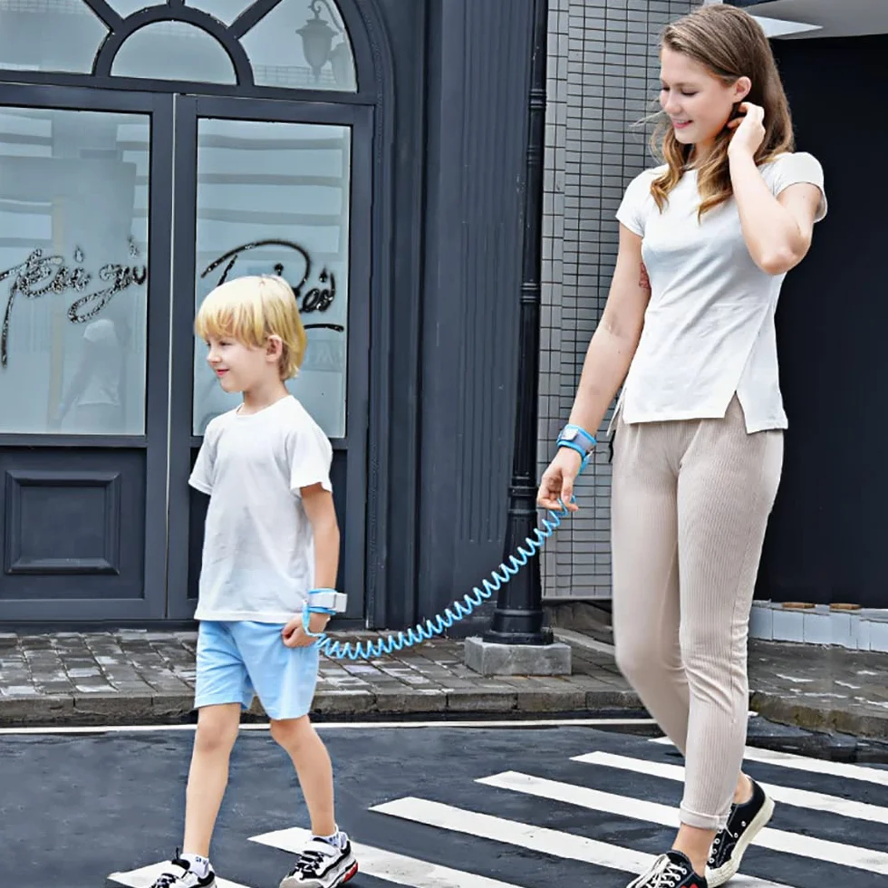 Harnais Enfant 2M avec Laisse Poignet 360° Rotation Sécurité Bébé Voyage