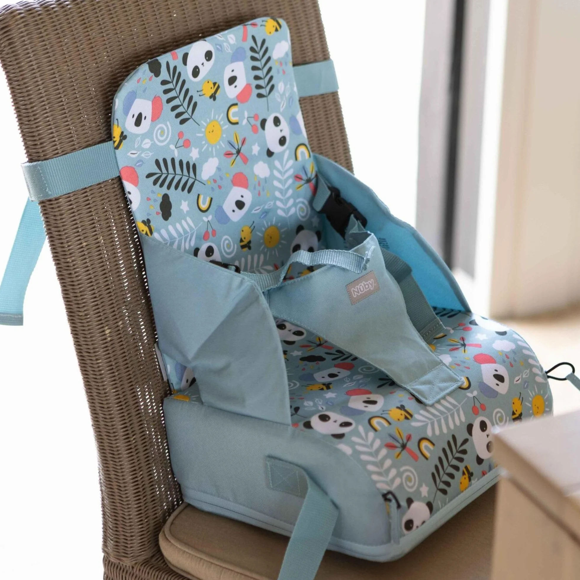 Nuby Siège Réhausseur Bébé Portable Pliable Sac Compact Imperméable Housse Amovible 6+ Mois