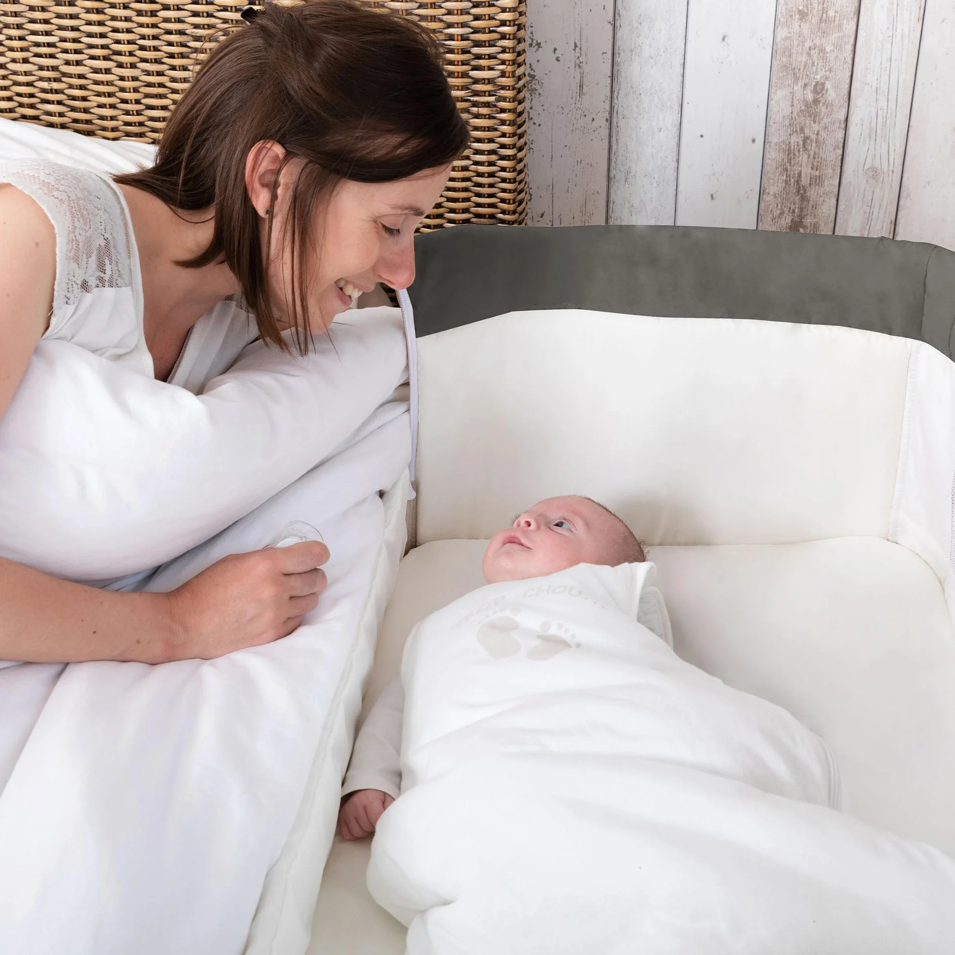 Bebeconfort Calidoo Lit Cododo Bébé Berceau 2-en-1 0-6 mois 0-9 kg Inclinable 5 Hauteurs Grand Matelas Rembourré Côtés Filet Gris Gris