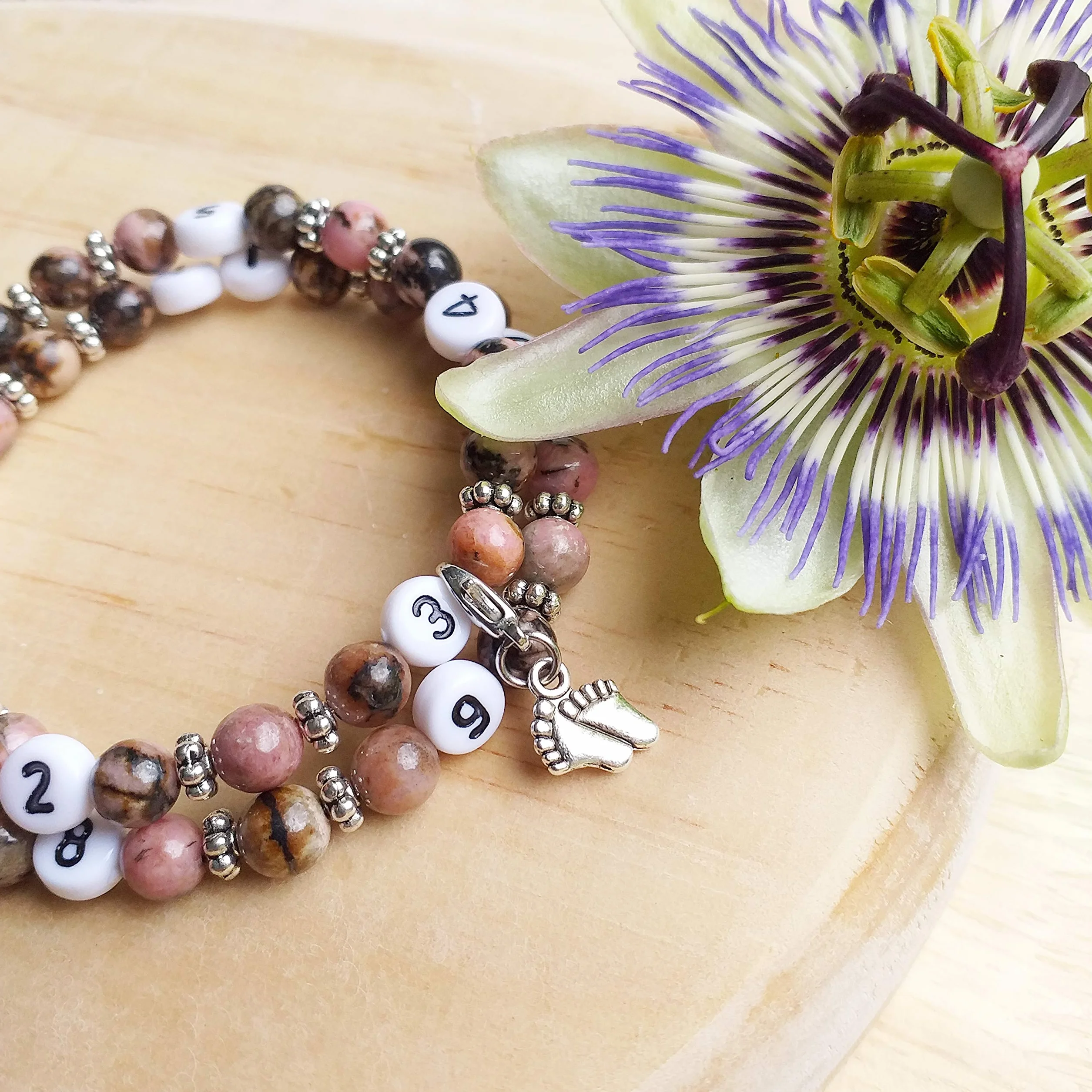 Bracelet d'allaitement Rhodonite Samnith - notez l'heure de la dernière tétée