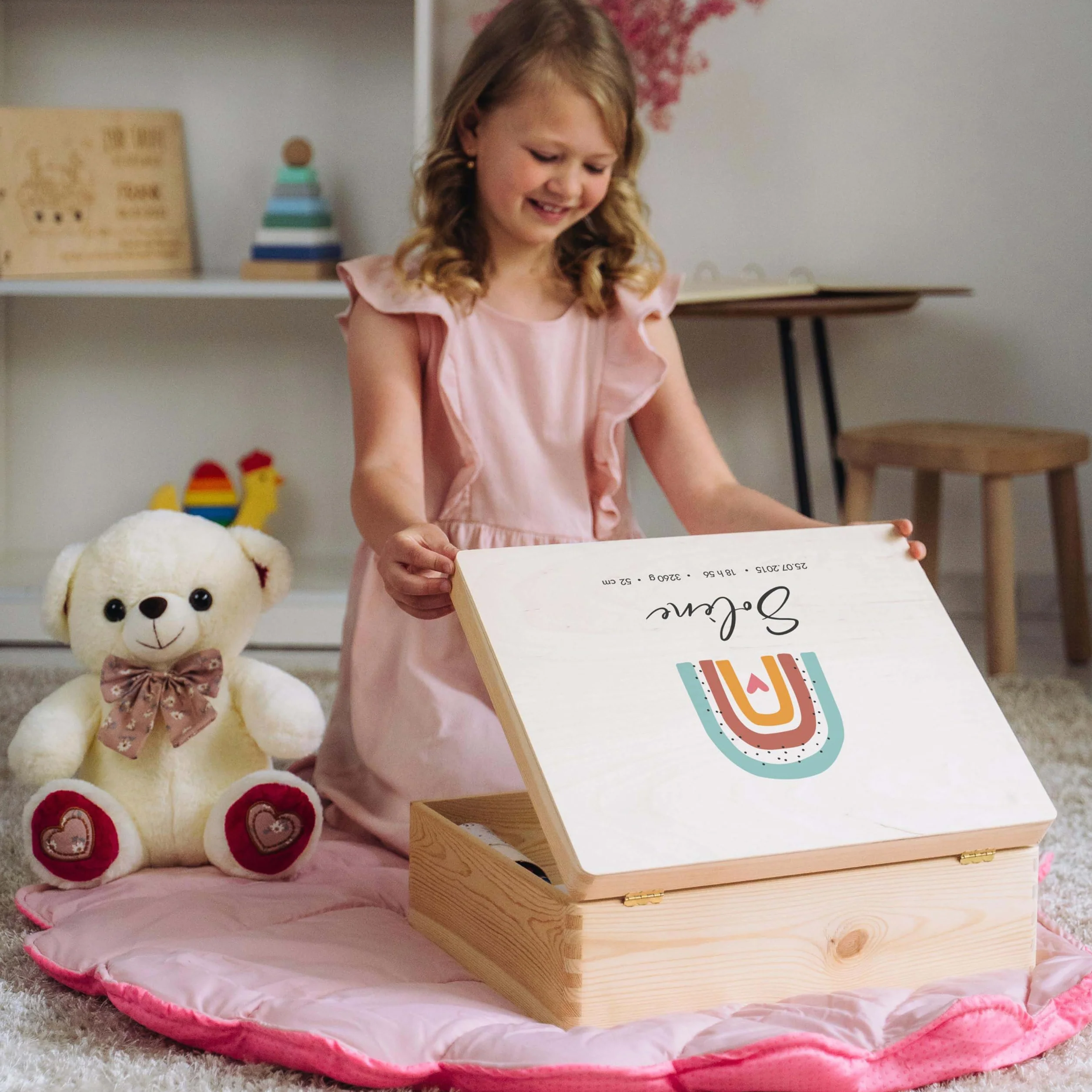 LAUBLUST Boîte à souvenirs bébé personnalisée - Cadeau de naissance avec prénom - Arc-en-Ciel, tailles S, M, L - Boîte en bois naturel ou blanc FSC