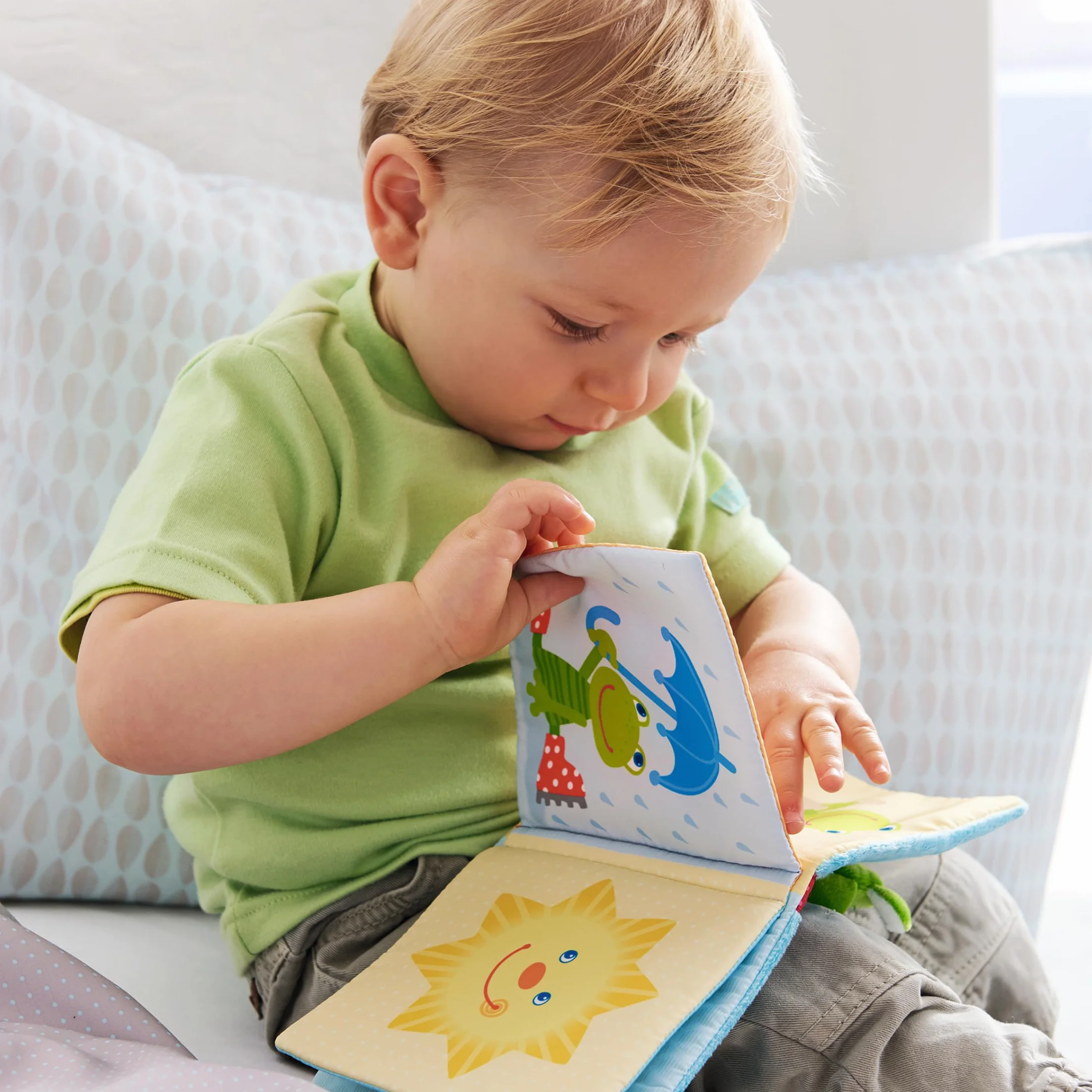 HABA Livre Grenouille Magique en Tissu avec Effets Miroir & Textures, Jeu Doux pour bébés dès 6 Mois