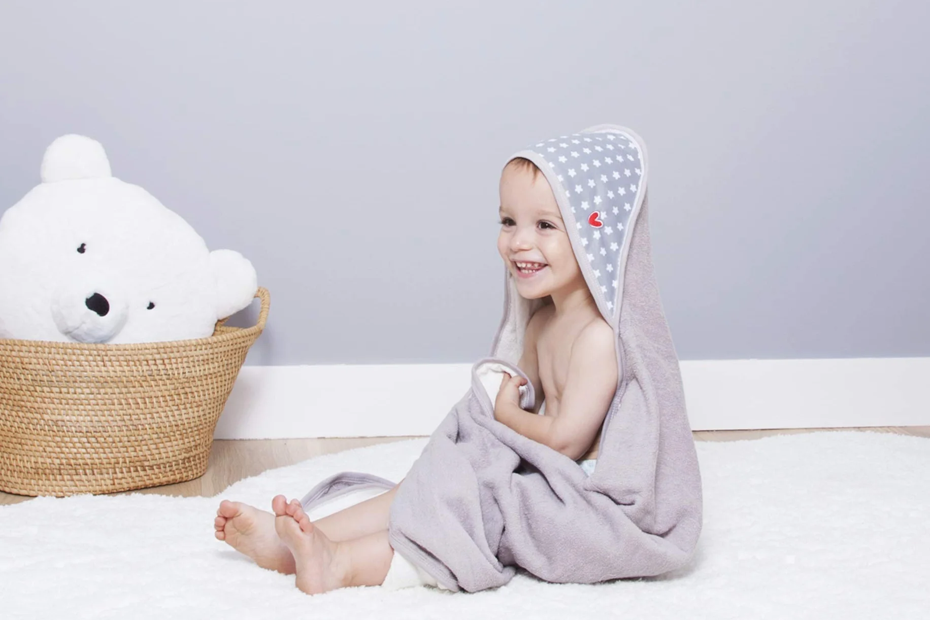 BabyToLove Serviette Papillon bébé Ultra Douce Fibres Bambou Cape Bain absorbante Confortable Design Mains Libres Cadeau Naissance White Stars