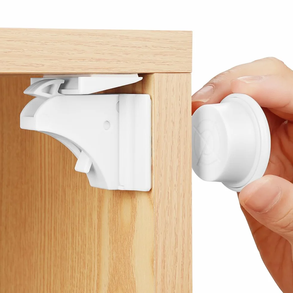 HOTUT Serrure Magnétique Invisible Sécurité Enfant Placard Bébé 4 Verrous 1 Clé