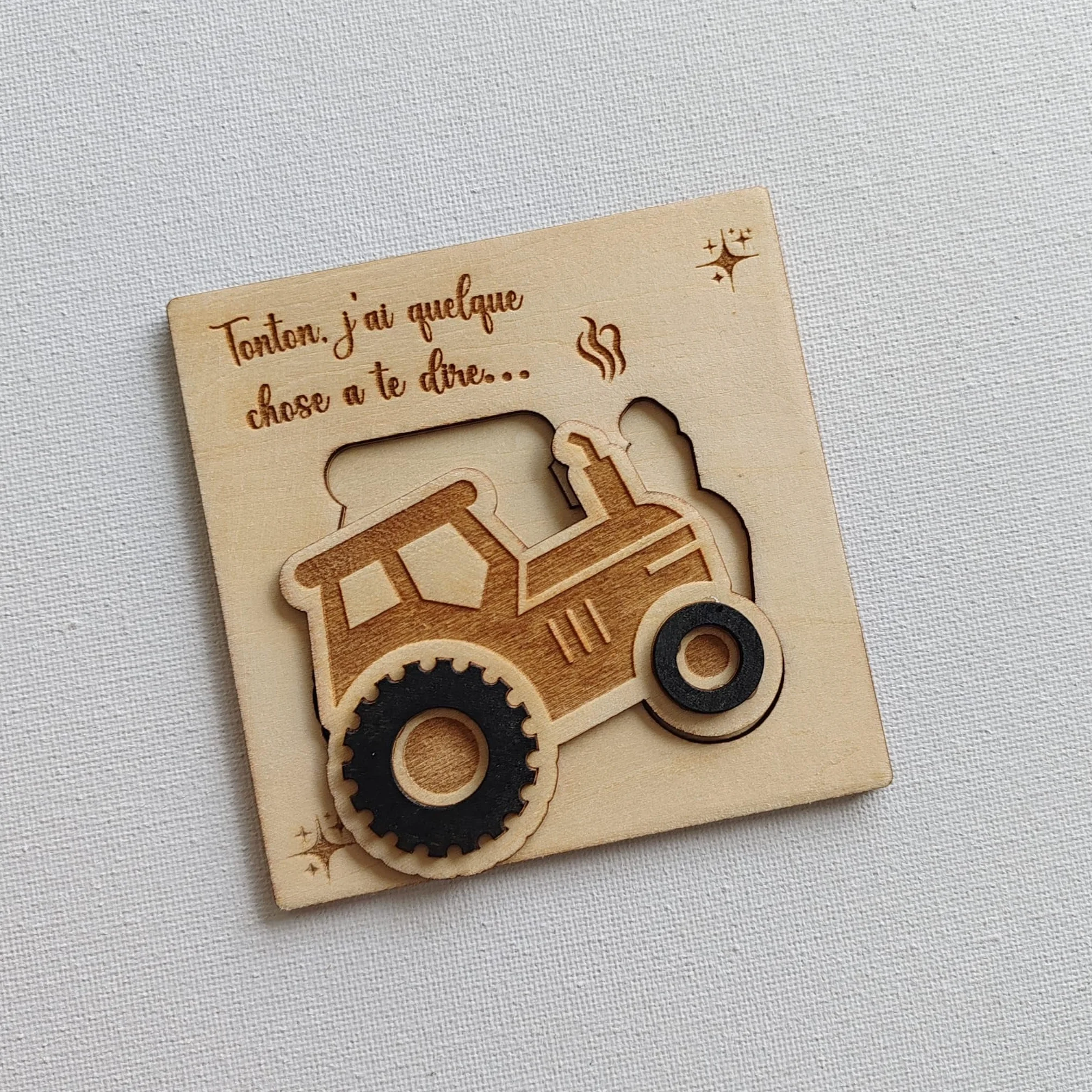 Coffret Personnalisé en Bois pour Tonton Demande Marraine ou Parrain – Carte Surprise Baptême Forme Tracteur Annonce bébé Originale