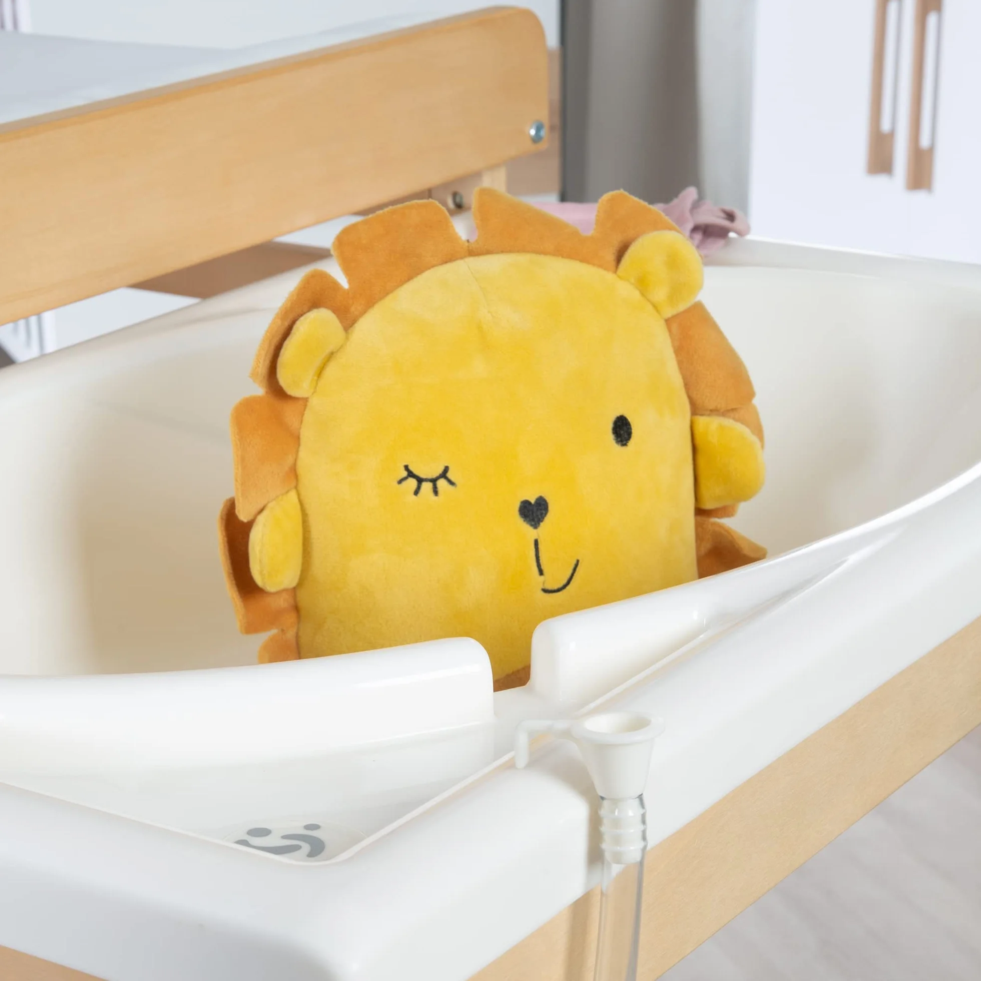 Table à Langer avec Baignoire Coulissante Baby Pool 2EN1 Matelas Imperméable Blanc 2 Compartiments Rangement Bois Naturel