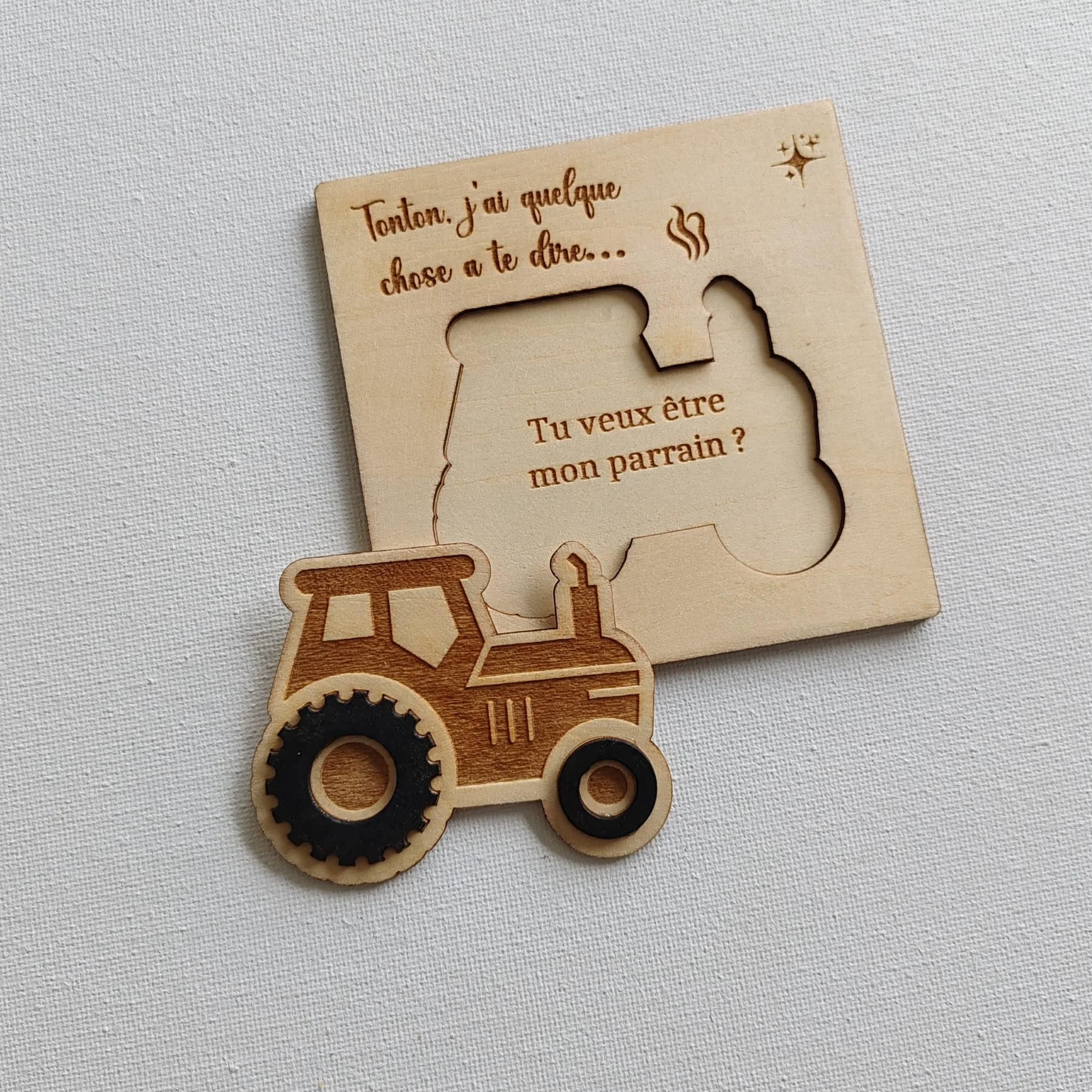 Coffret Personnalisé en Bois pour Tonton Demande Marraine ou Parrain – Carte Surprise Baptême Forme Tracteur Annonce bébé Originale