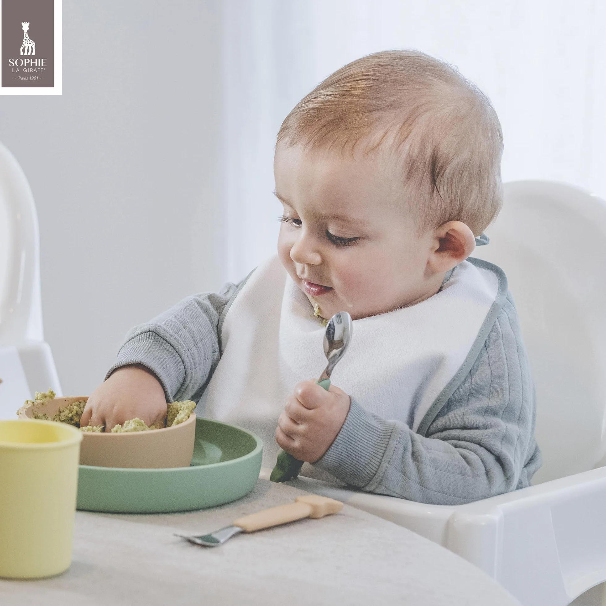 Sophie la Girafe Set de Repas en Silicone - Assiette, Bol, Verre et Cuillère Passe au Lave Vaisselle et Micro-ondes