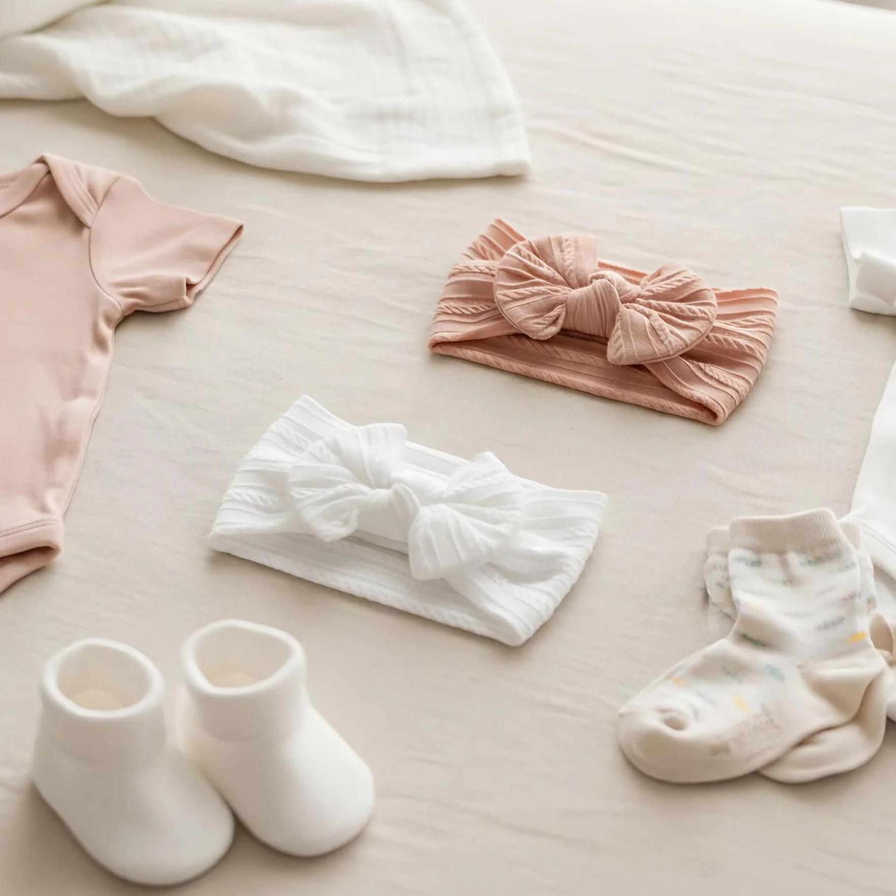 Bandeau Bébé Fille Serre-Tête Arc Élastique Coffret Cadeau 2 Pièces Blanc Rose