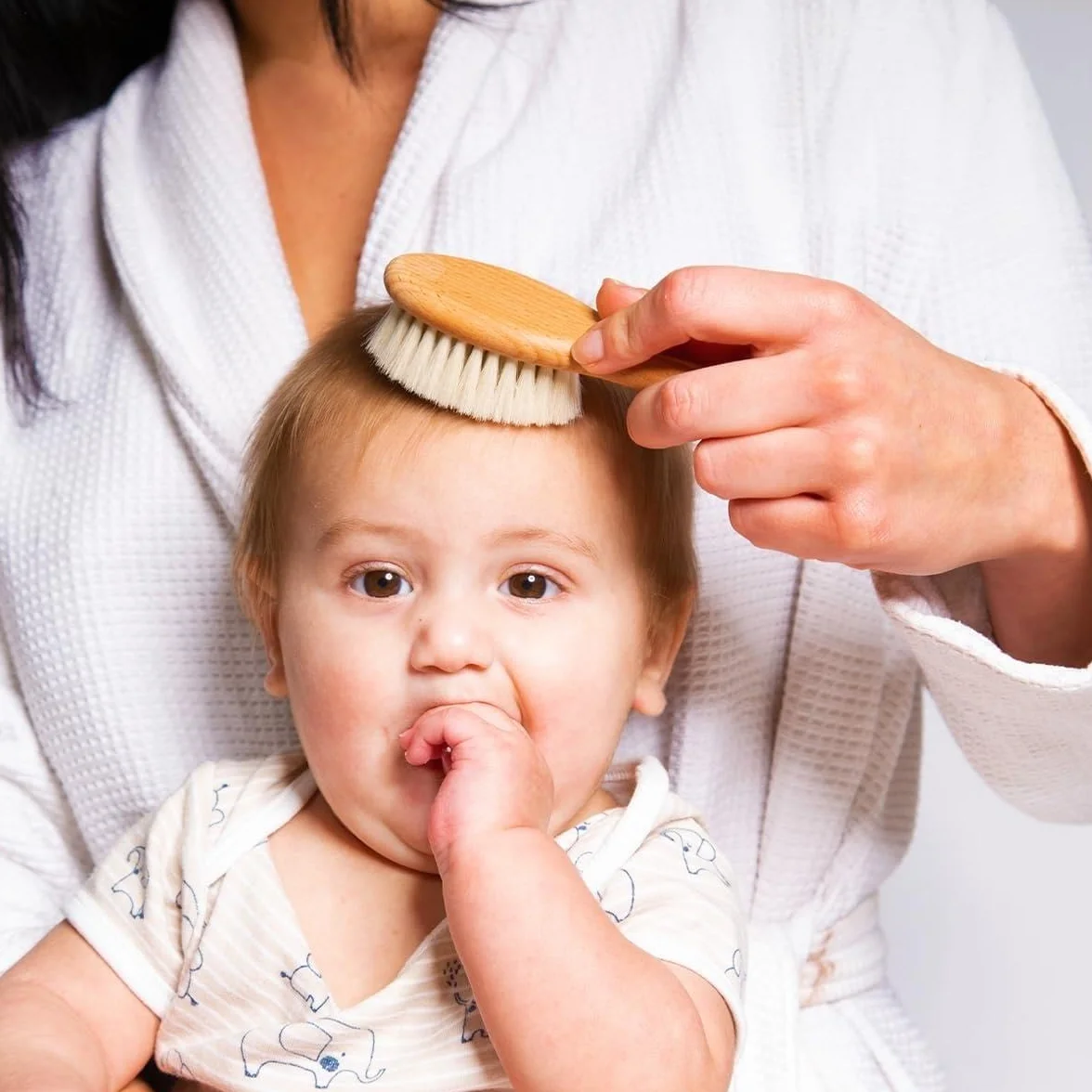 Brosse À Cheveux Bébé en Bois et Poils de Chèvre Naturel, Peigne en Bois pour Nouveau-nés
