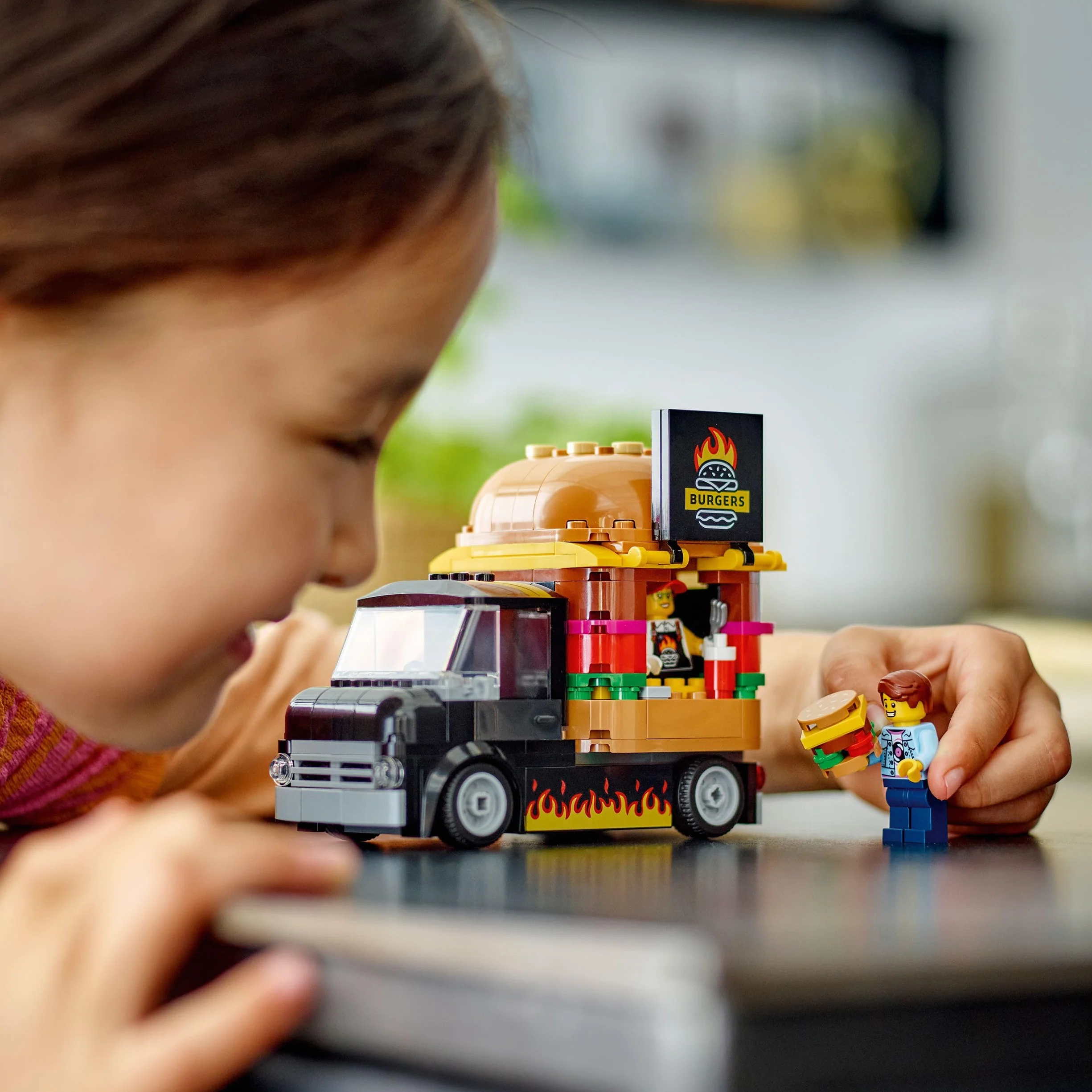 LEGO City Food-Truck de Burgers 60404 Jouet Camionnette Cuisine Minifigurines 5 Ans