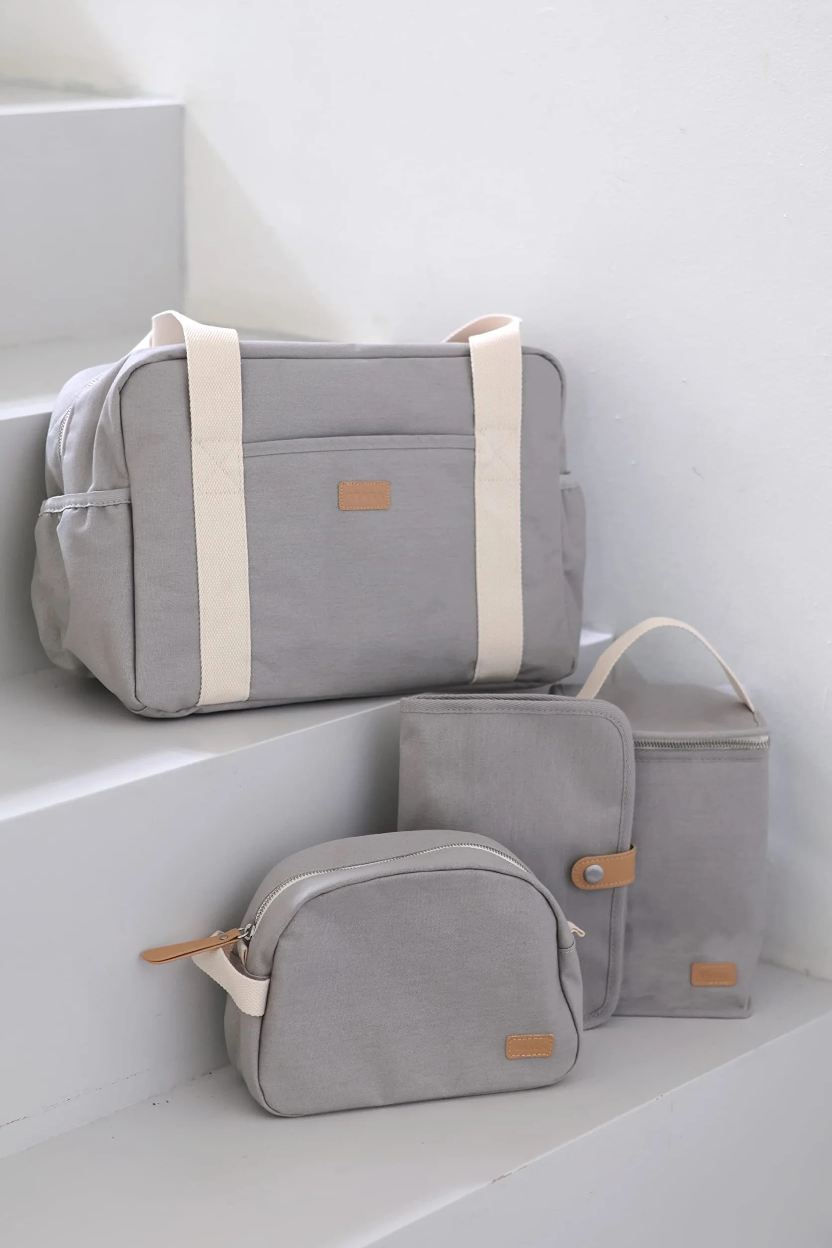 BÉABA Trousse de toilette Bébé Sac Genève Tissu Imperméable 100% Coton Gris Perle