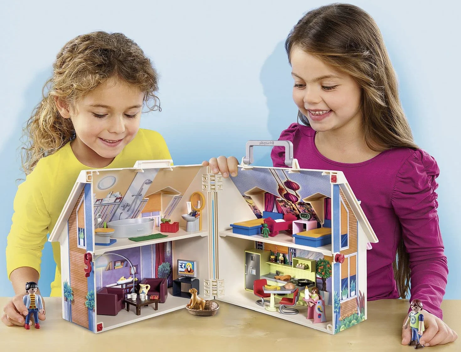 Playmobil 70985 Maison Transportable - Dollhouse avec Trois Personnages, Salle de Bains, Chambre, Salon et Cuisine - Dès 5 Ans