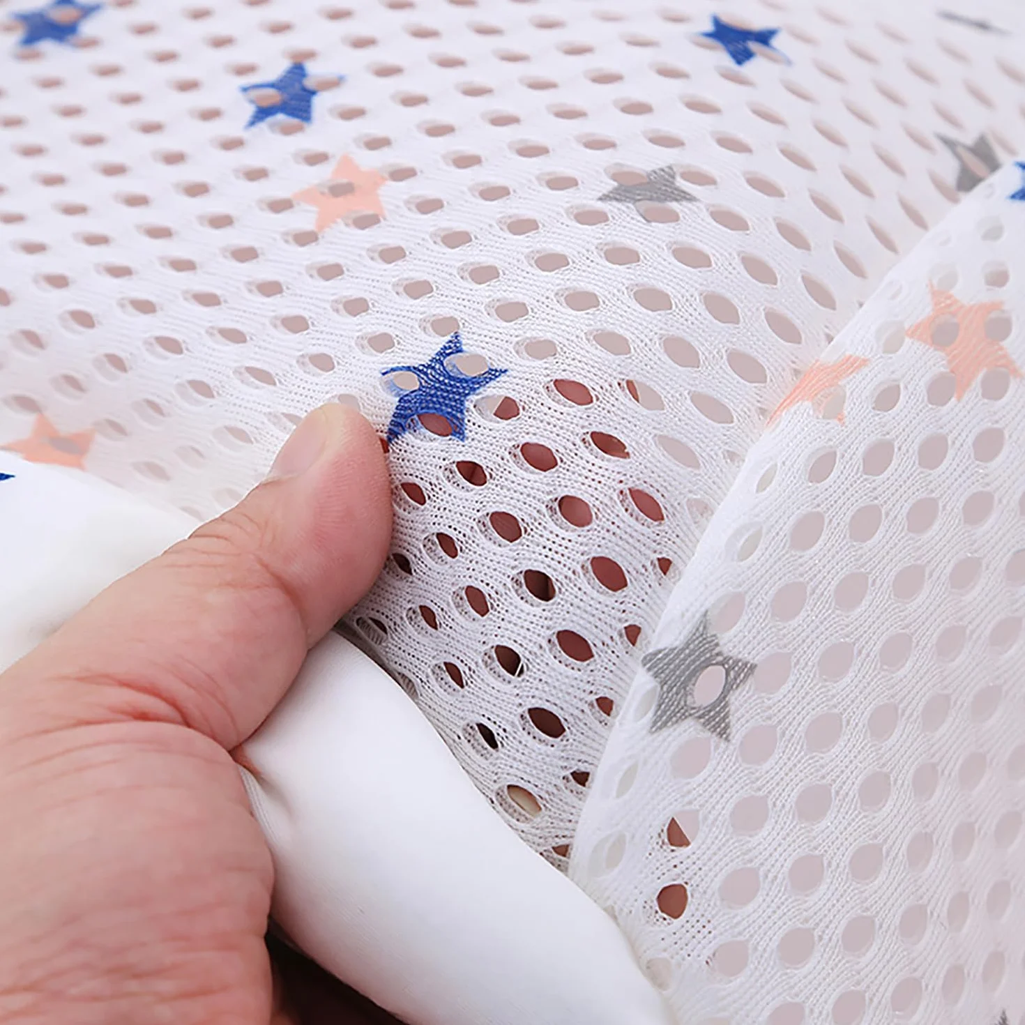 Bain en T Antidérapant pour Bébé - Blanc, Filet de Tapis maille, Support Nouveau-né avec Sangles Ajustables, Siège de Bain Confortable, 0-12 Mois
