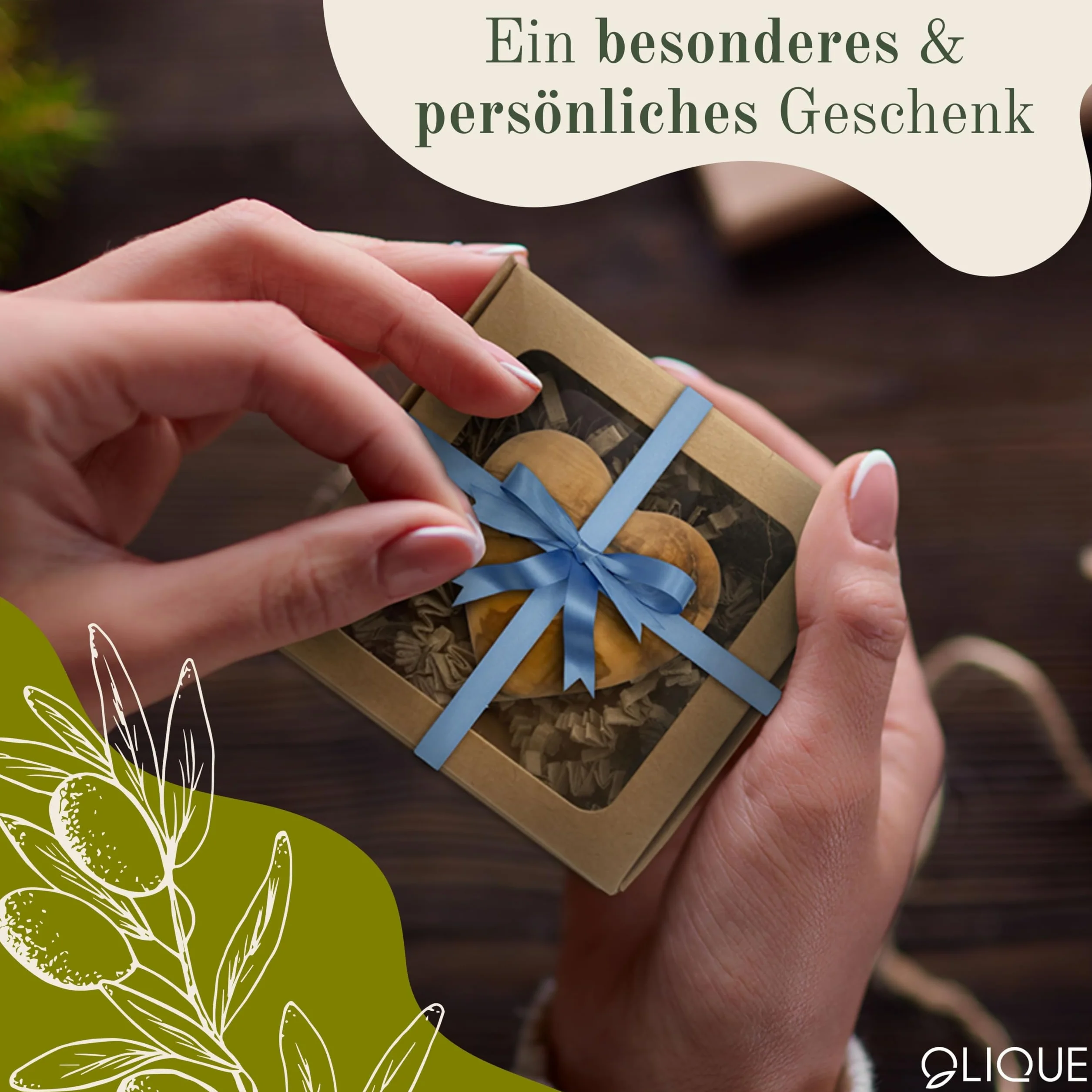 Cœur en bois d'olivier - Bijou artisanal fait main avec gravure