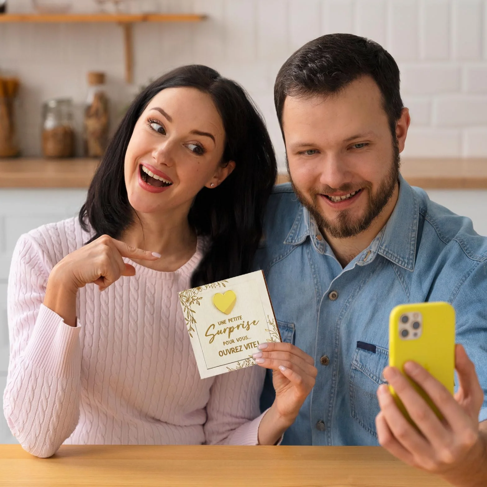 Carte Annonce Grossesse en Bois avec Cœur Doré pour TATA Mamie Tante Grands-parents
