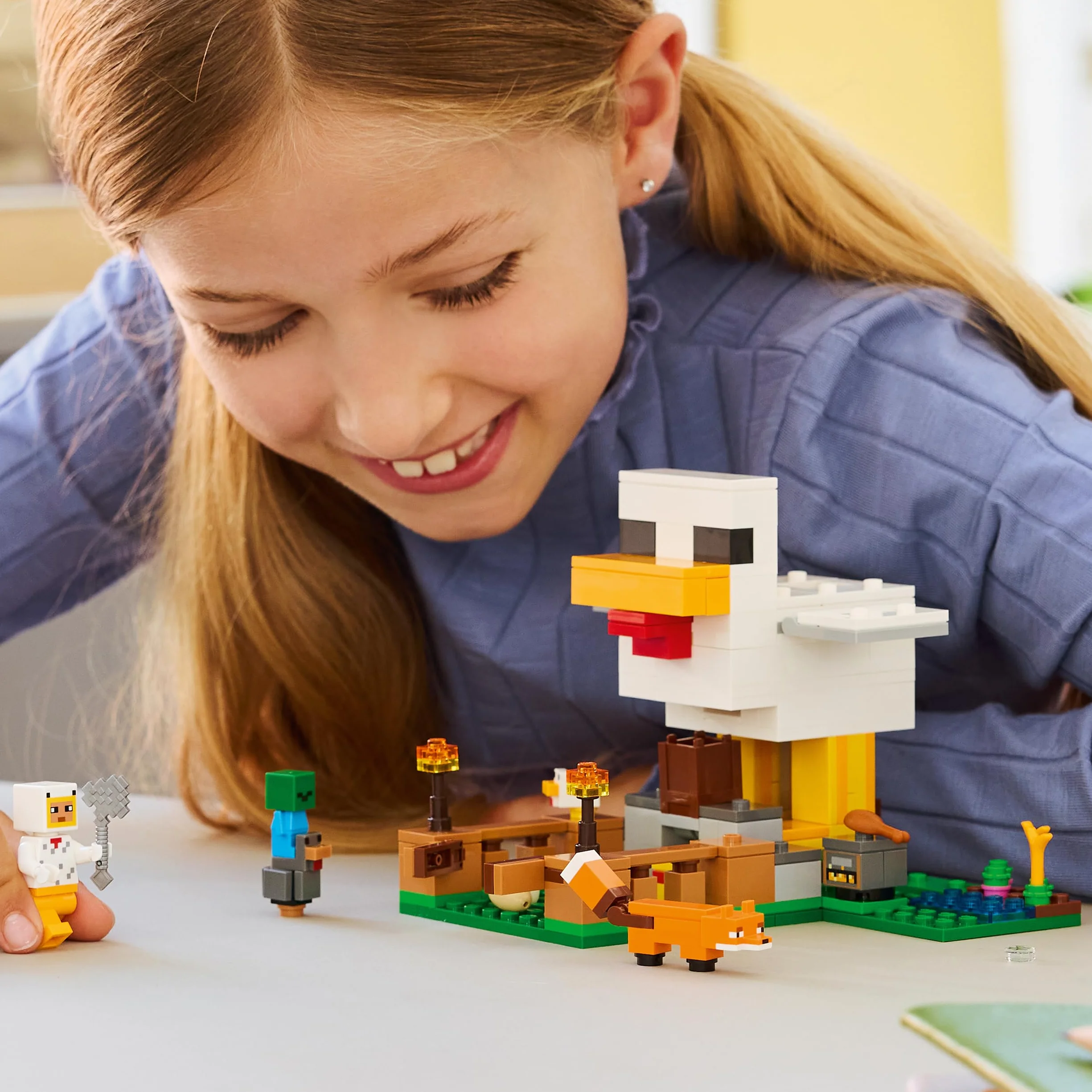 LEGO Minecraft La Ferme à Poulet Jouet de Construction avec Minifigurine Fan de Poule Figurines Mobs Bébé Zombie Renard Cadeau Gaming 7 Ans 21585