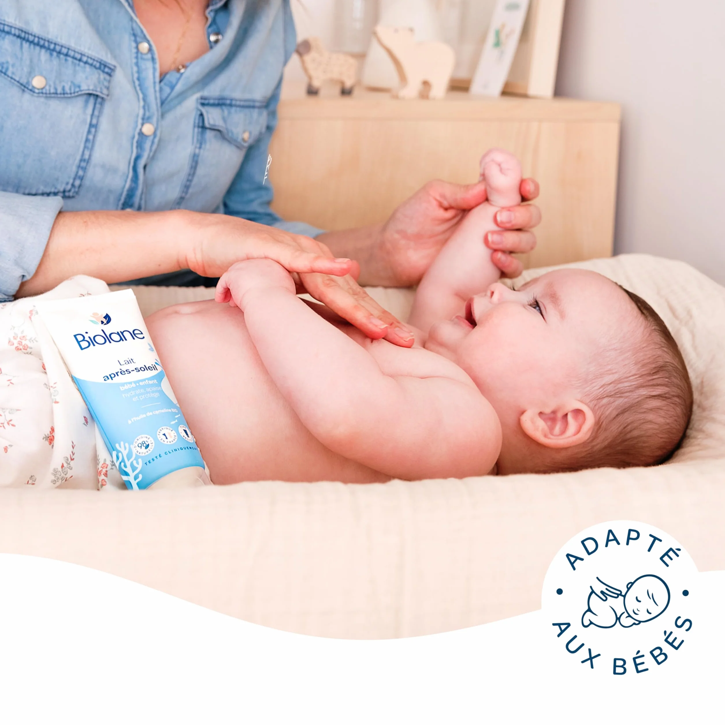 BIOLANE Lait après soleil Bébé Apaise et protège Peaux Sensibles Huile de Cameline BIO 98 % d'origine naturelle Fabriqué en France