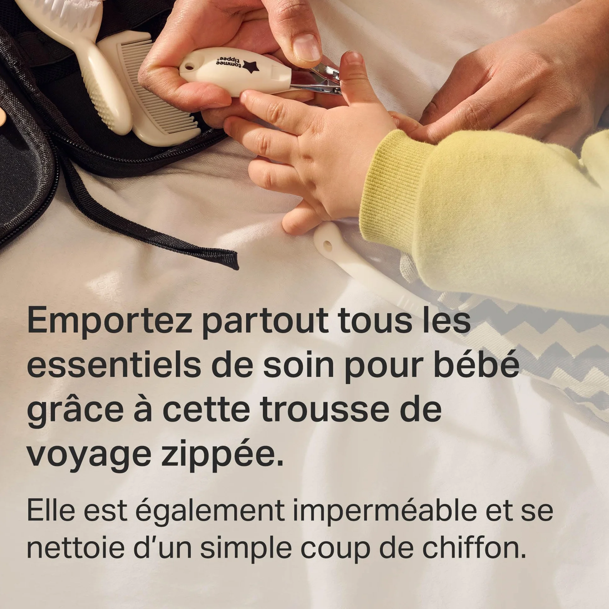 Tommee Tippee Kit de Soin Bébé, Trousse Complète et Transportable, Thermomètre et Ciseaux