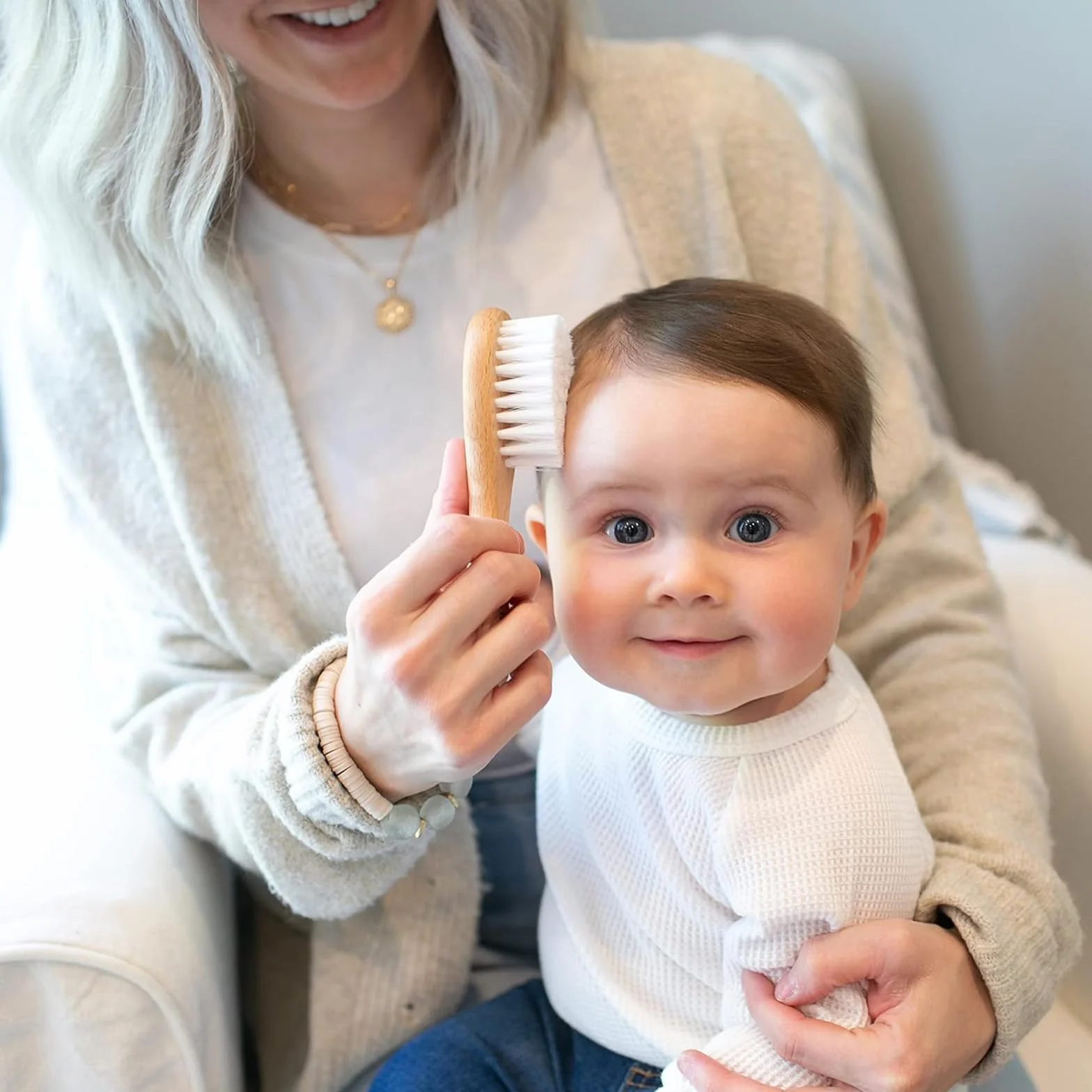 Brosse À Cheveux Bébé en Bois et Poils de Chèvre Naturel, Peigne en Bois pour Nouveau-nés
