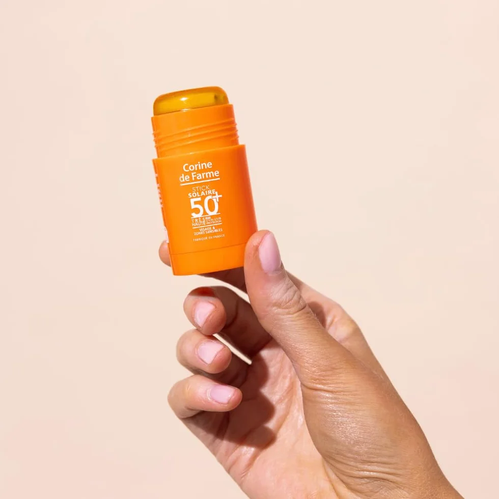 Corine de Farme Stick Solaire SPF 50+ Très Haute Protection UVA/UVB Zones Sensibles Visage Cicatrices Tatouages Fini Invisible Actif Antioxydant Microalgue 15ml