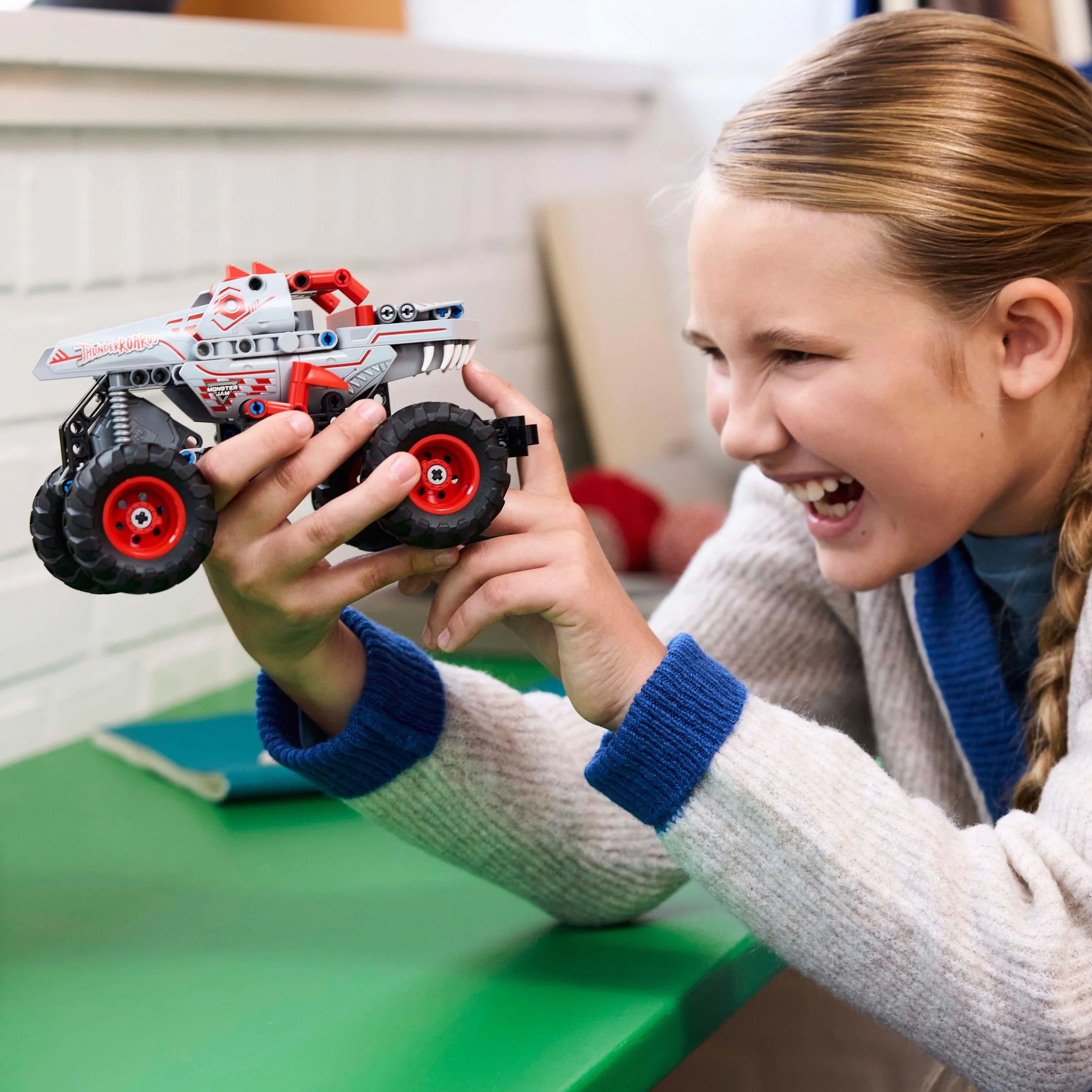 LEGO Technic Monster Jam ThunderROARus à rétrofriction 42200 Maquette de Camion Dinosaure pour Enfant dès 7 Ans